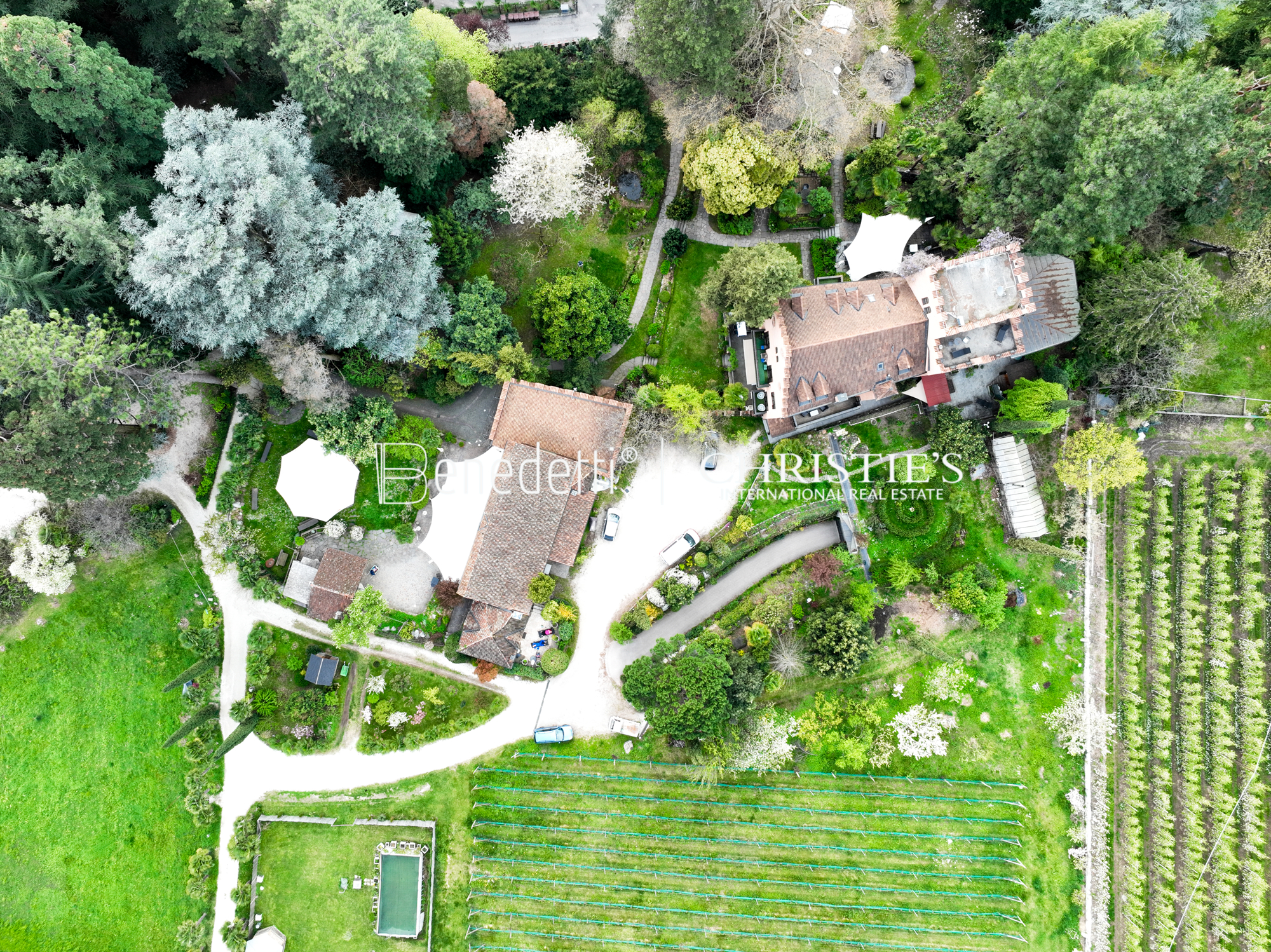 8 Bedroom Chateau's Image 11