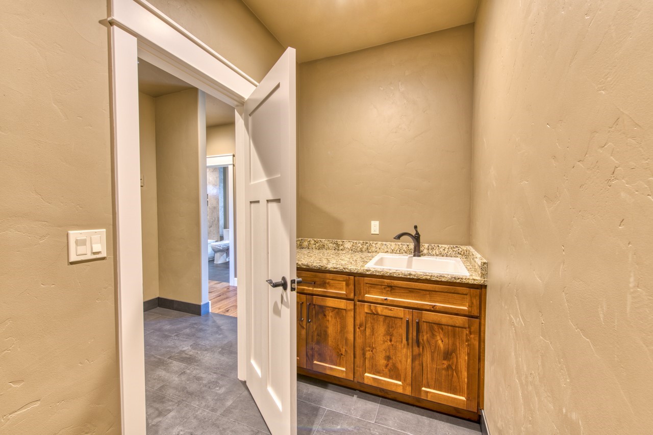 3 Bedroom Single Family Home/House's Image 27