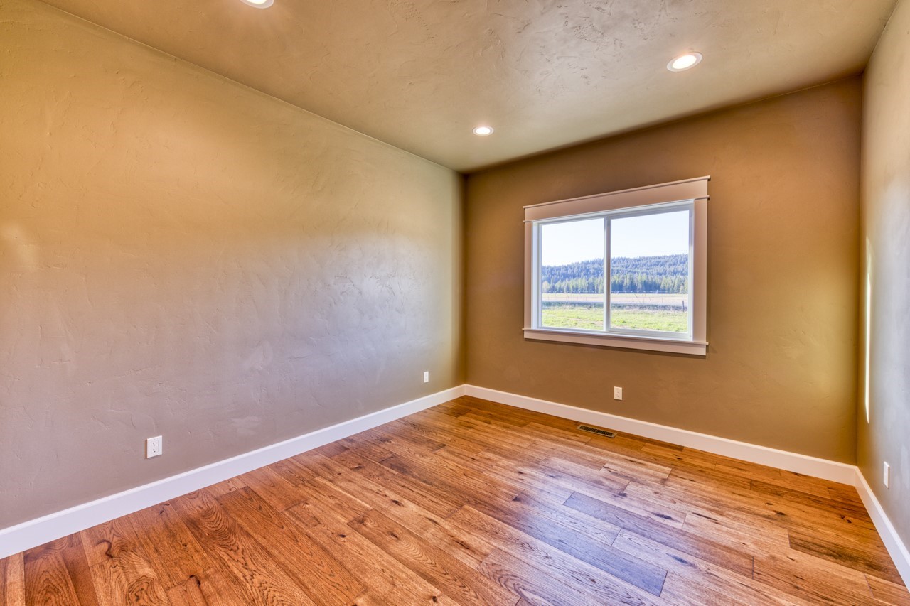 3 Bedroom Single Family Home/House's Image 24