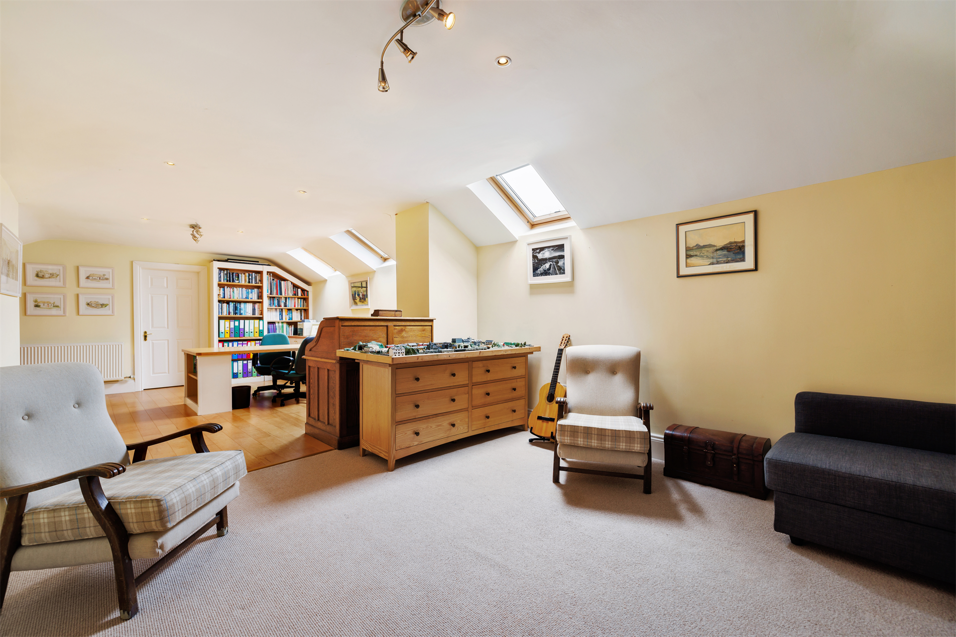 5 Bedroom Single Family Home/House's Image 8