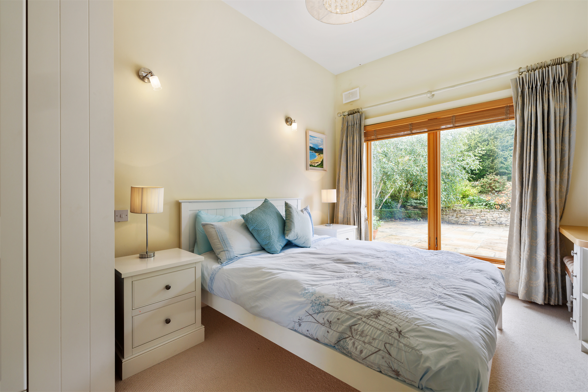 5 Bedroom Single Family Home/House's Image 4