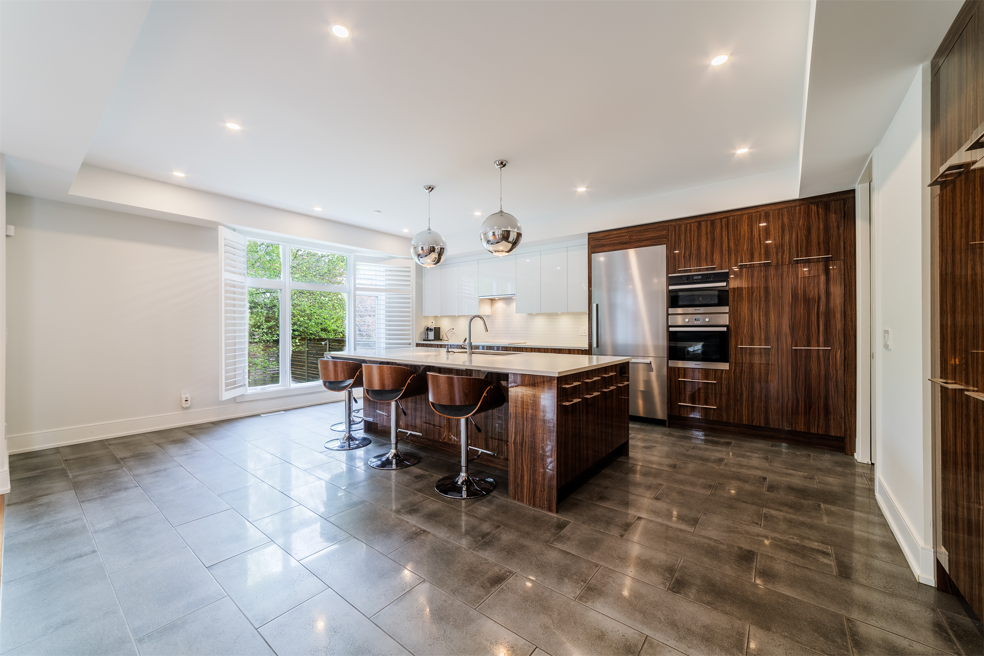 5 Bedroom Single Family Home/House's Image 6