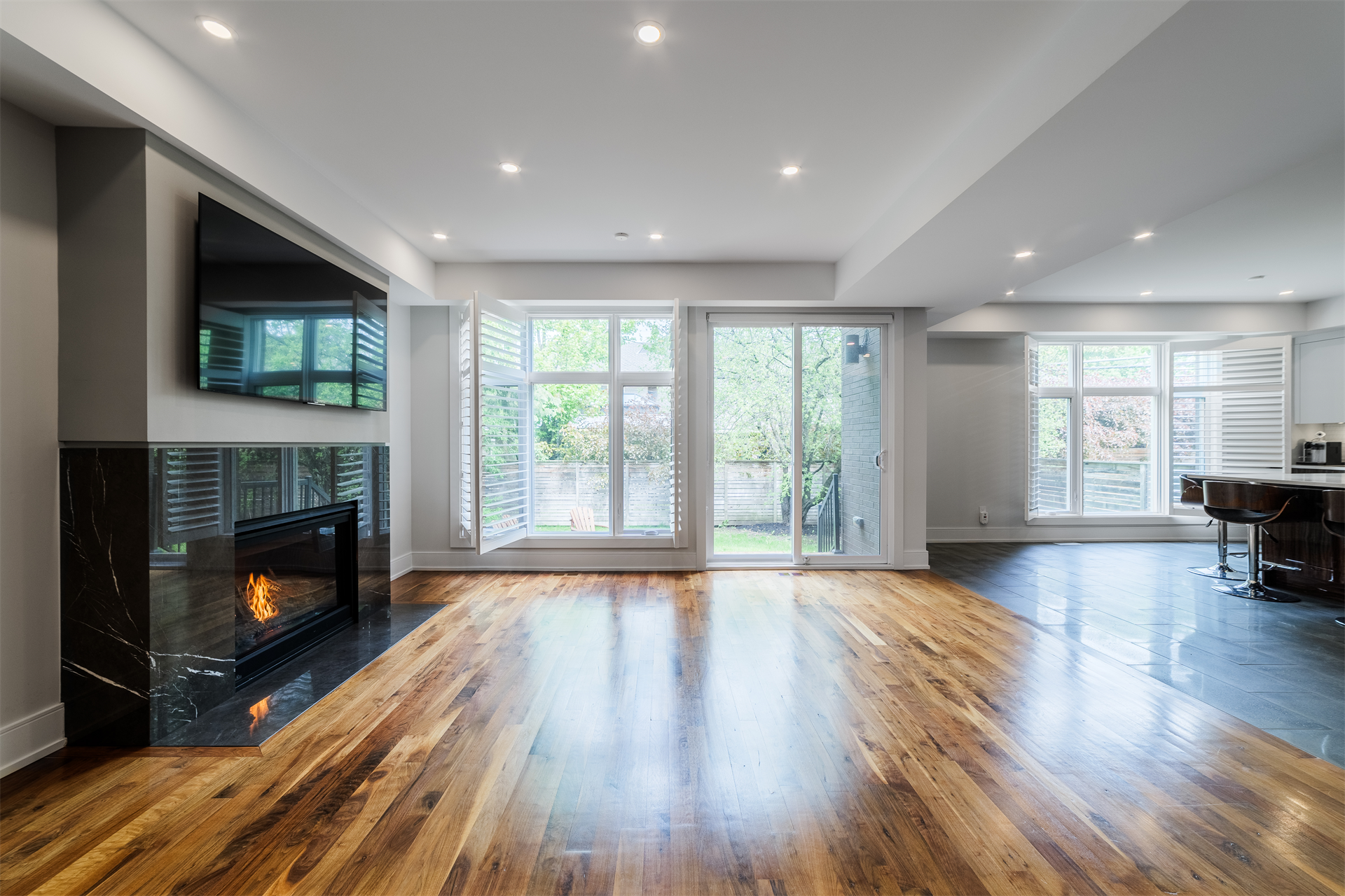 5 Bedroom Single Family Home/House's Image 4