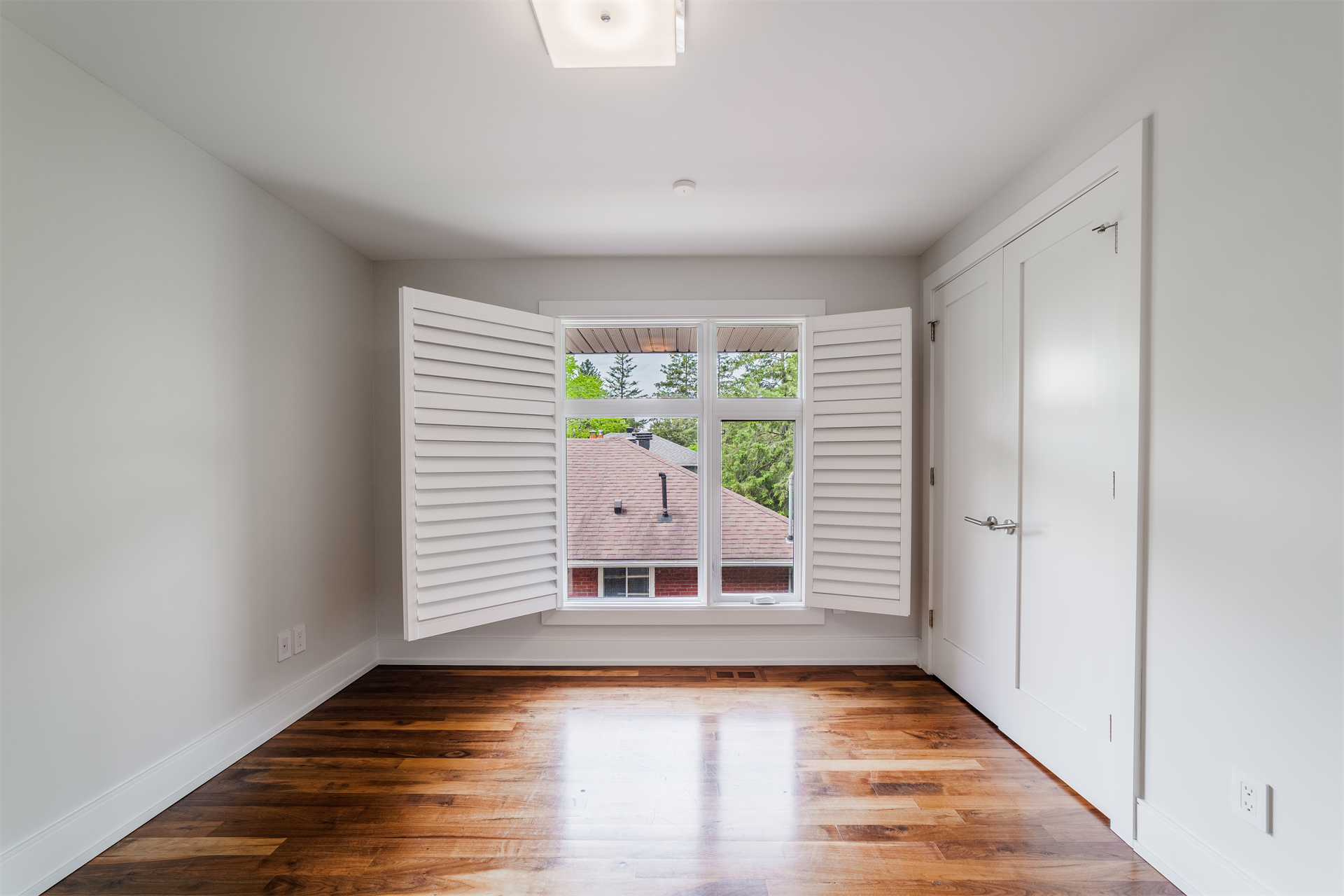 5 Bedroom Single Family Home/House's Image 33