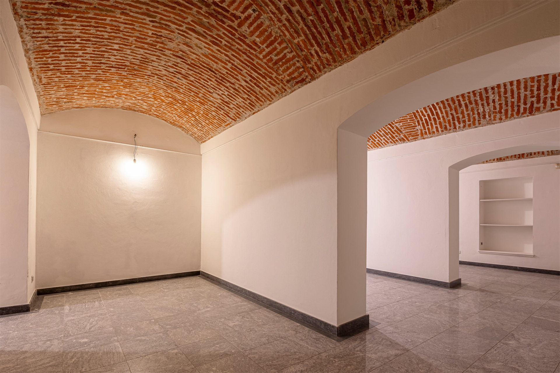 6 Bedroom Building's Image 42