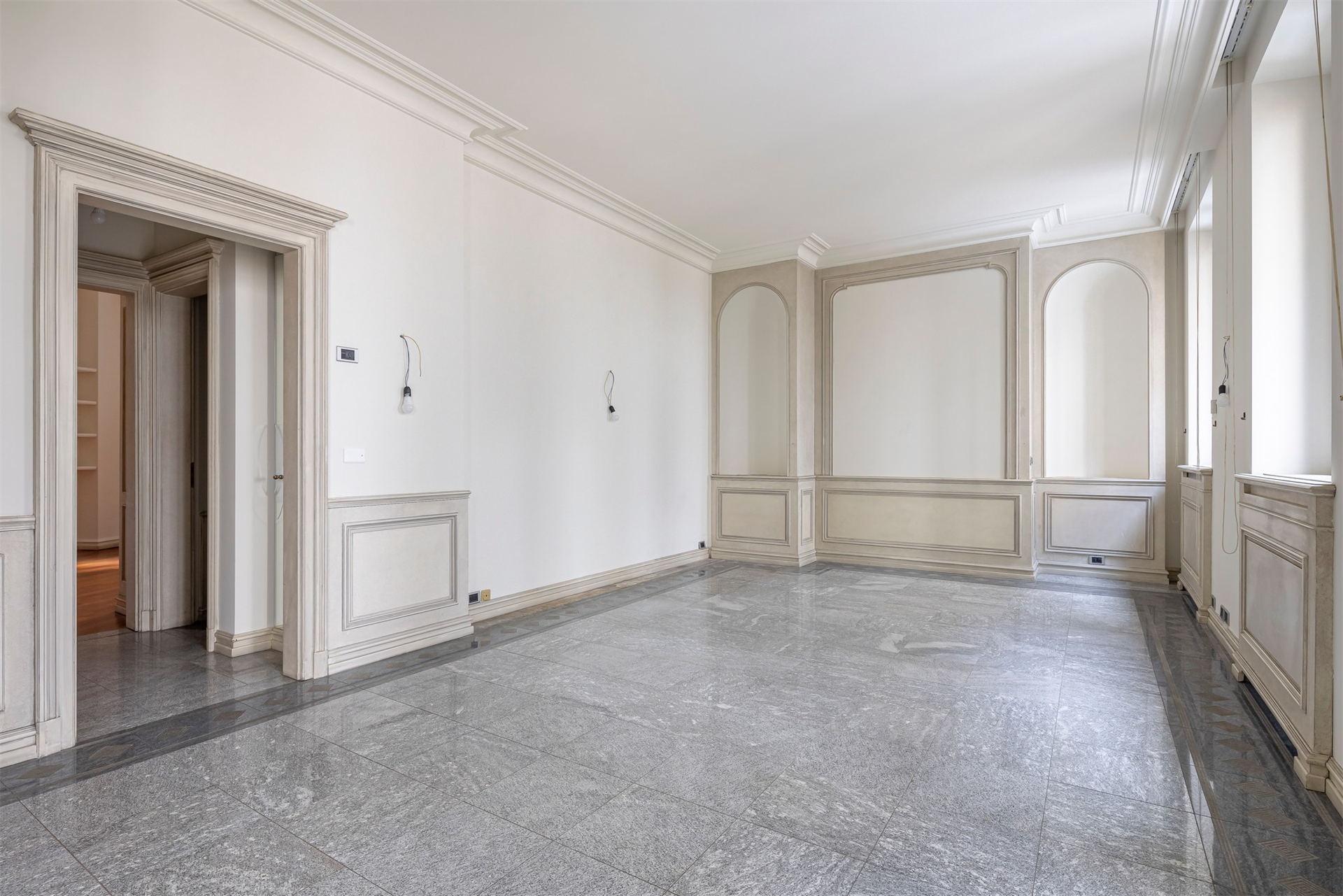 6 Bedroom Building's Image 14