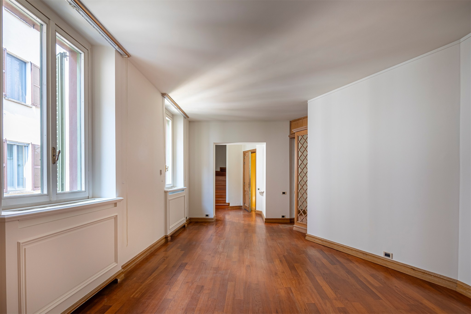 6 Bedroom Building's Image 27