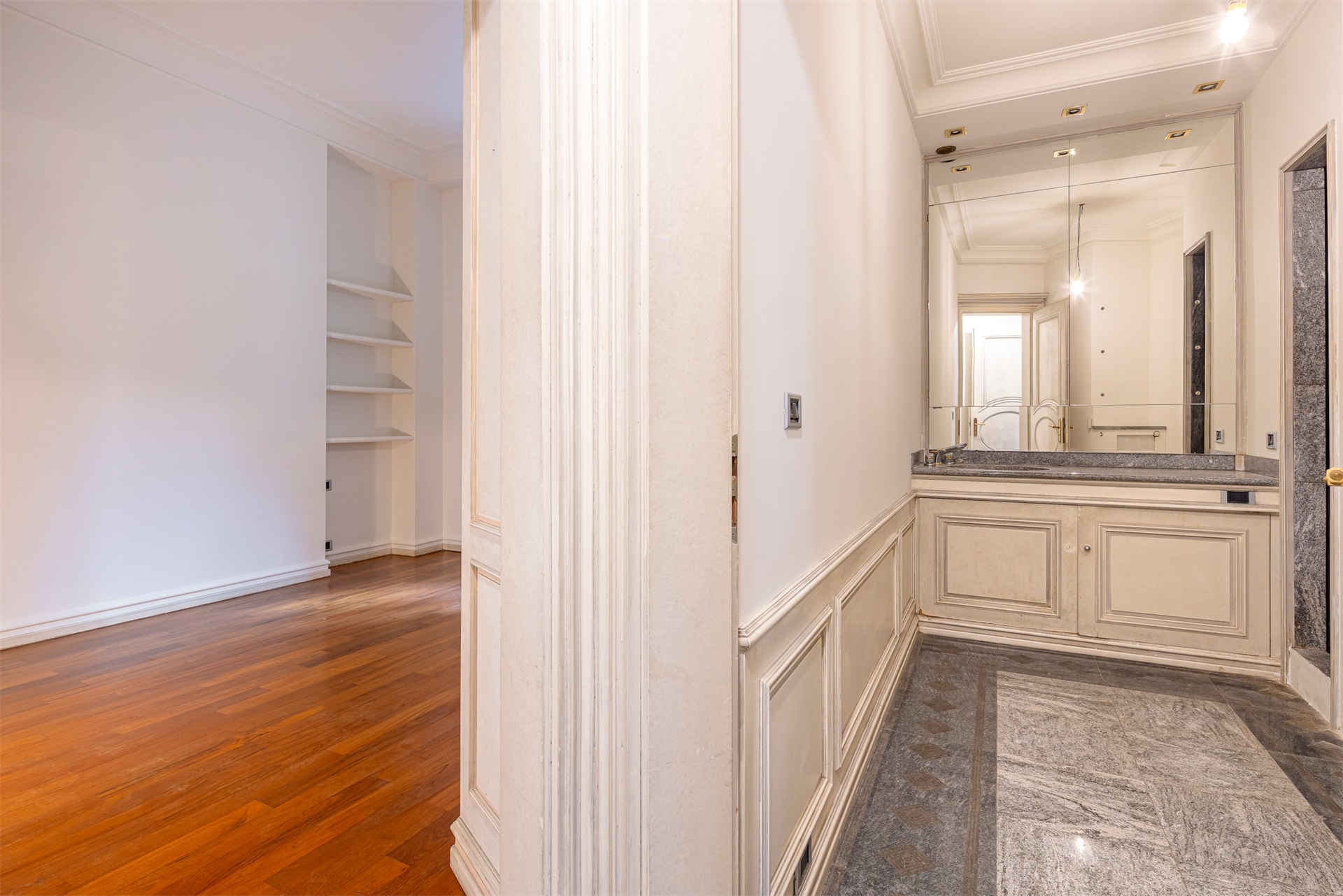 6 Bedroom Building's Image 21