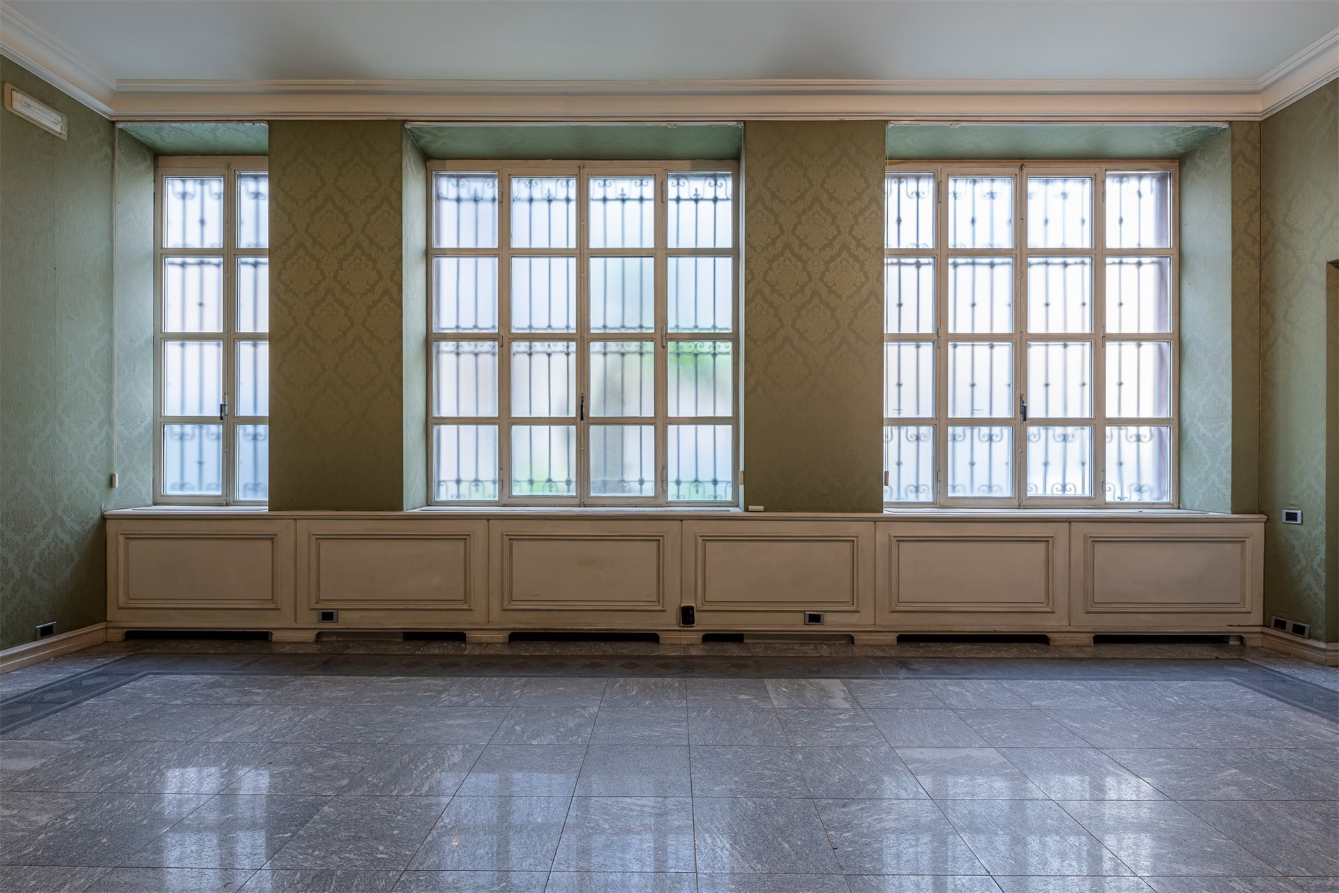 6 Bedroom Building's Image 7