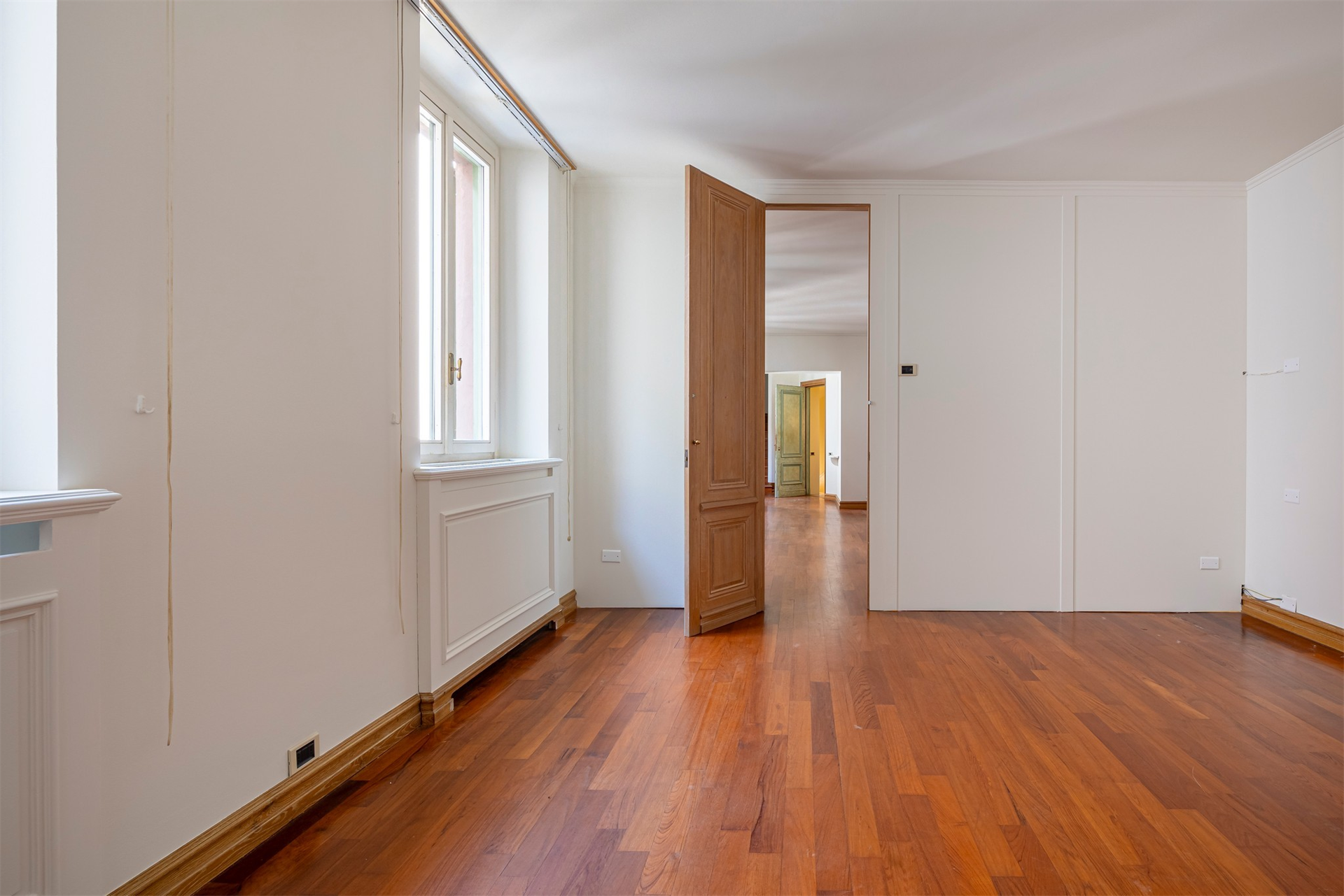 6 Bedroom Building's Image 28