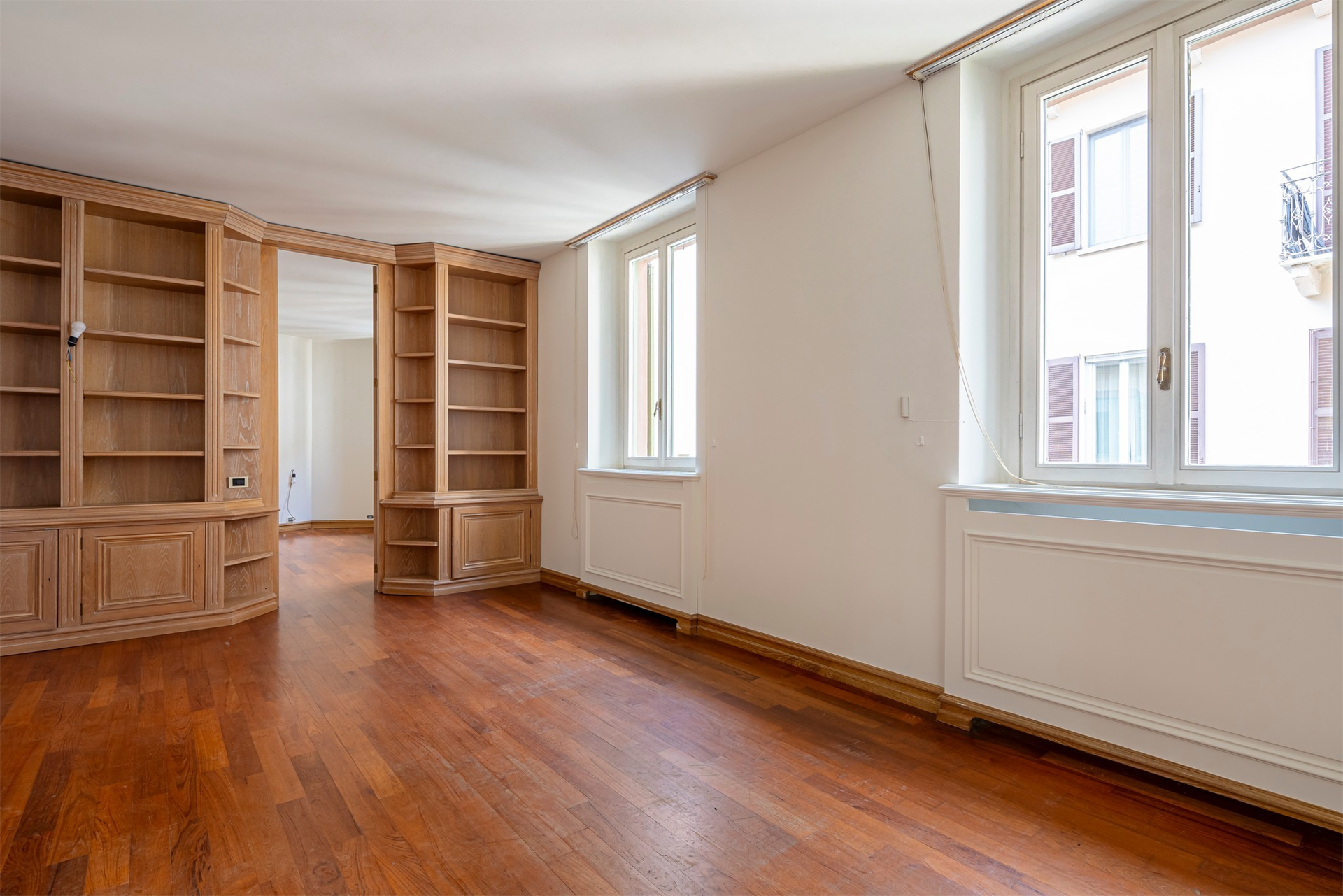 6 Bedroom Building's Image 24