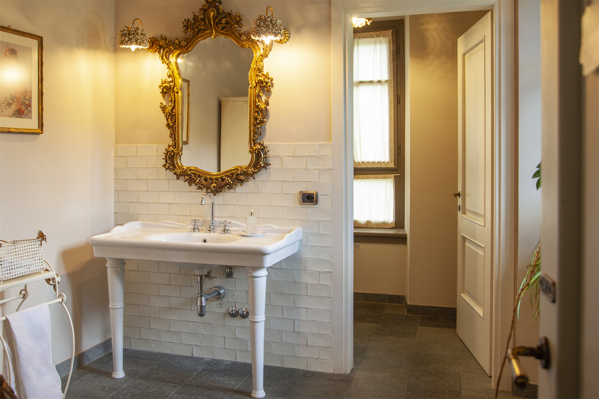 10 Bedroom Villa/Townhouse's Image 8