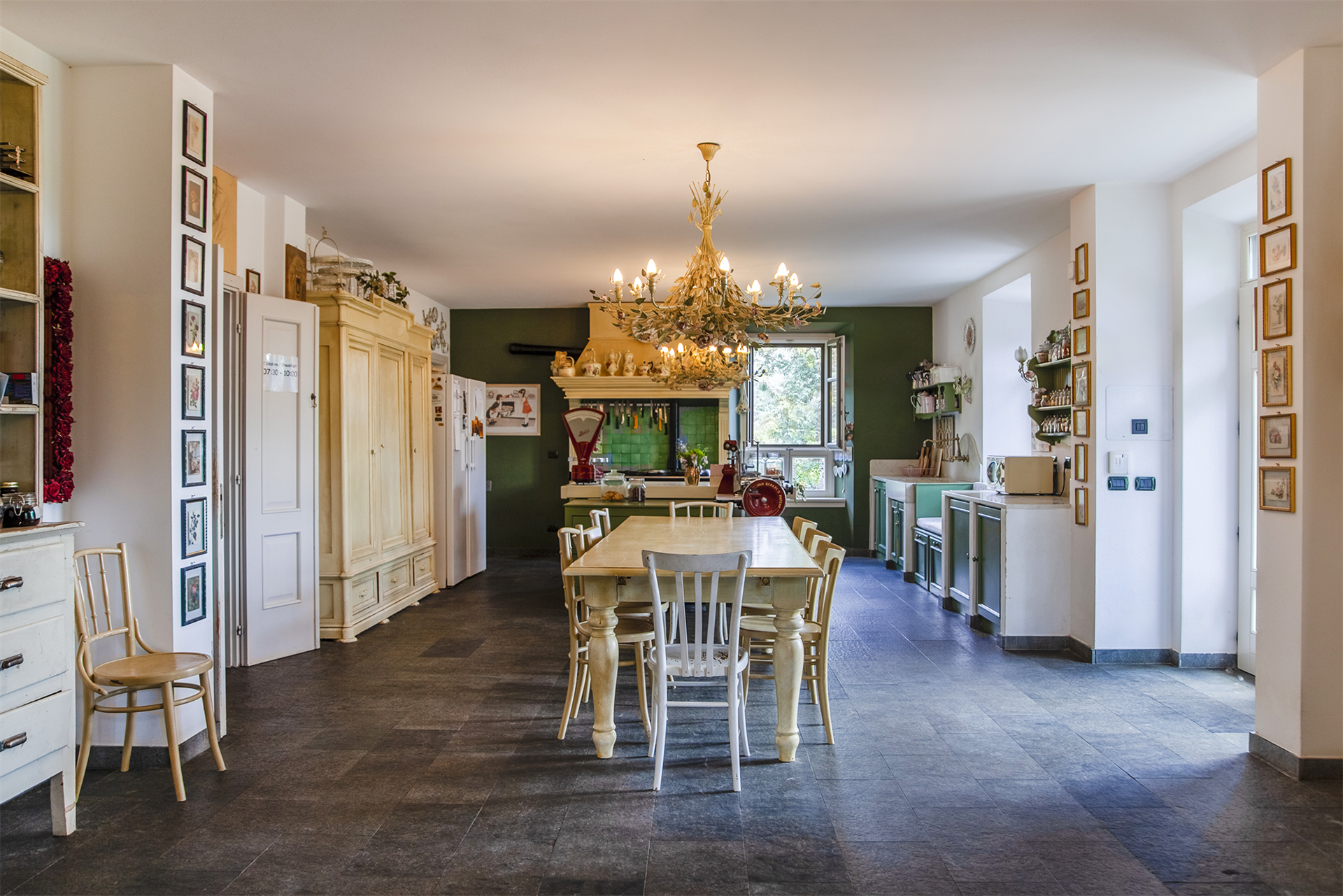 10 Bedroom Villa/Townhouse's Image 4