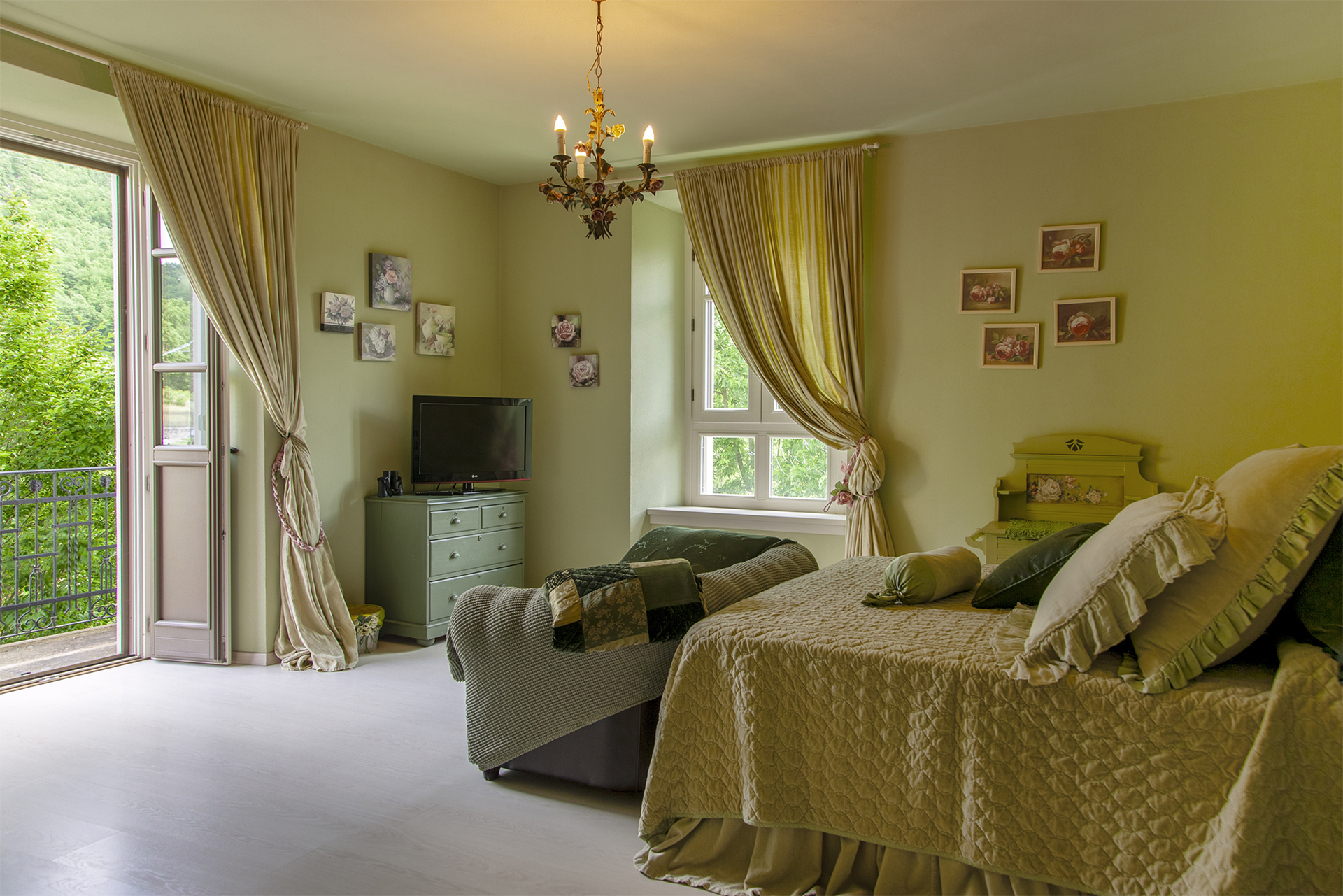 10 Bedroom Villa/Townhouse's Image 11