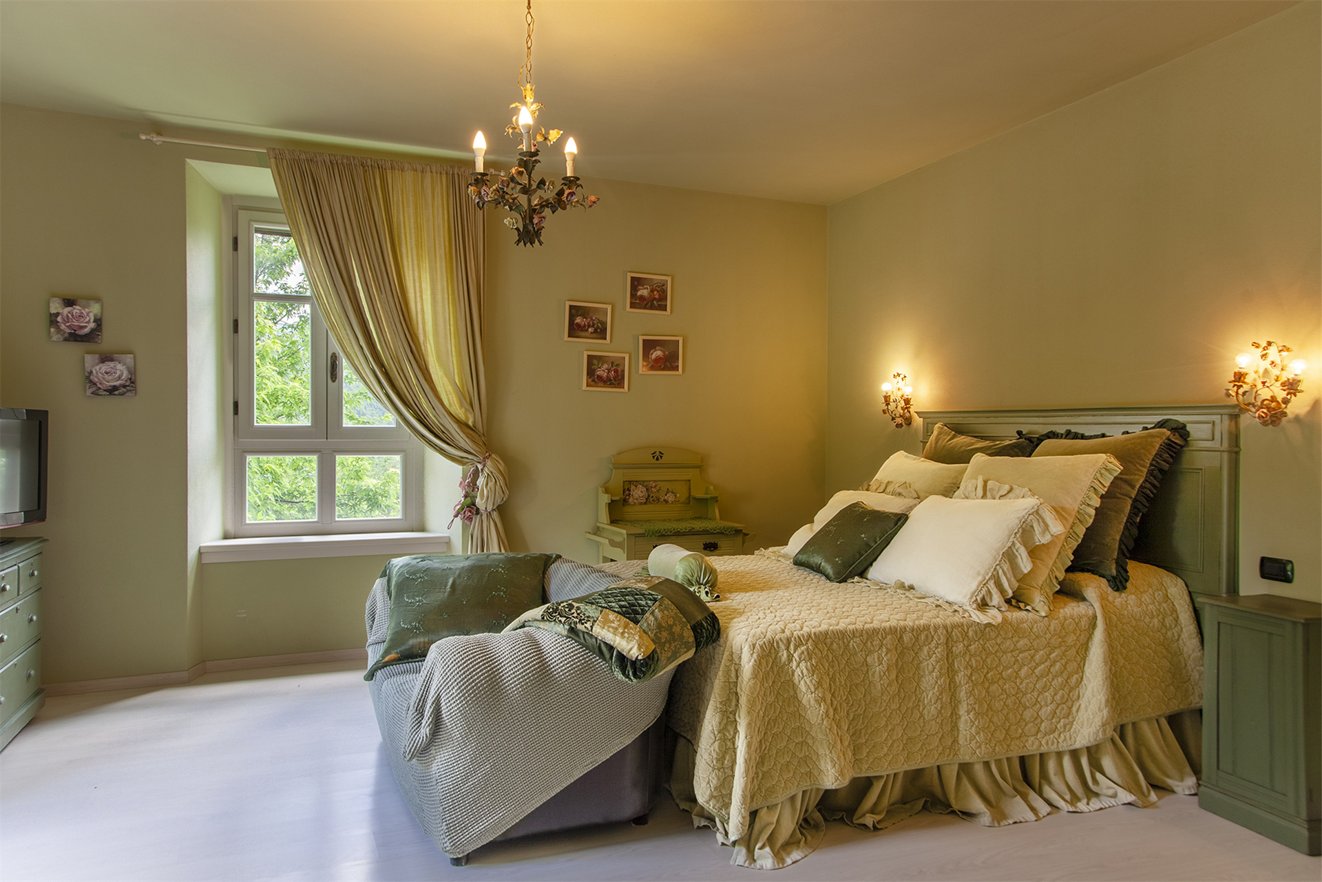 10 Bedroom Villa/Townhouse's Image 12