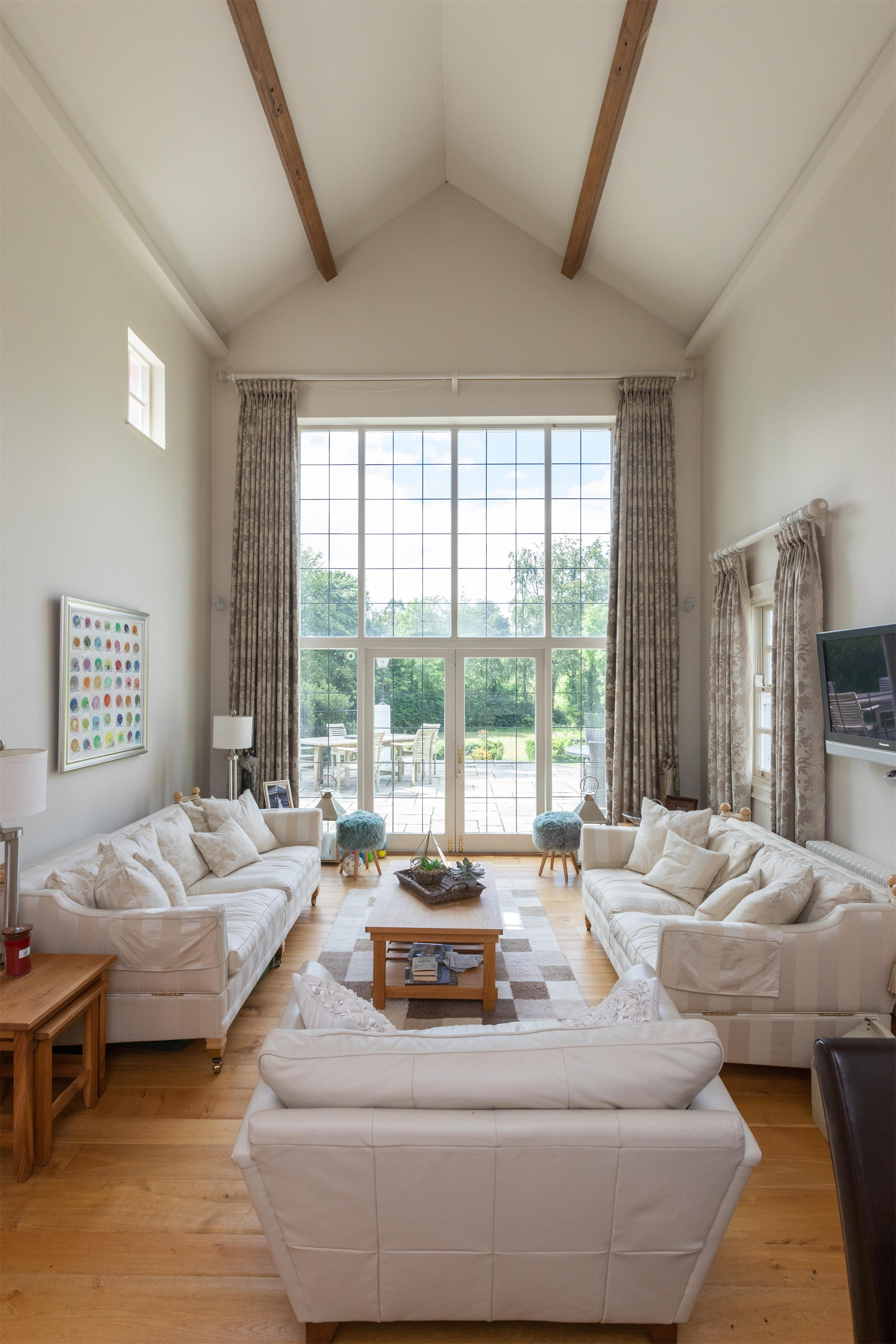 6 Bedroom Single Family Home/House's Image 15
