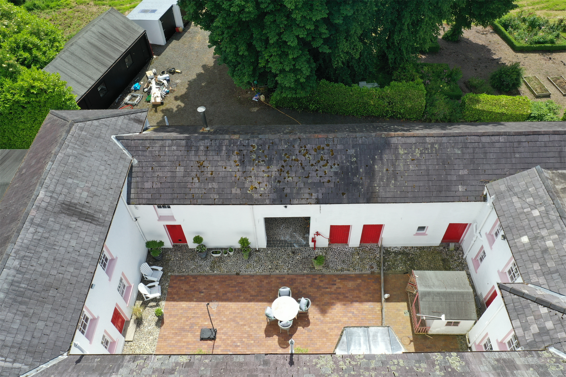 6 Bedroom Single Family Home/House's Image 34