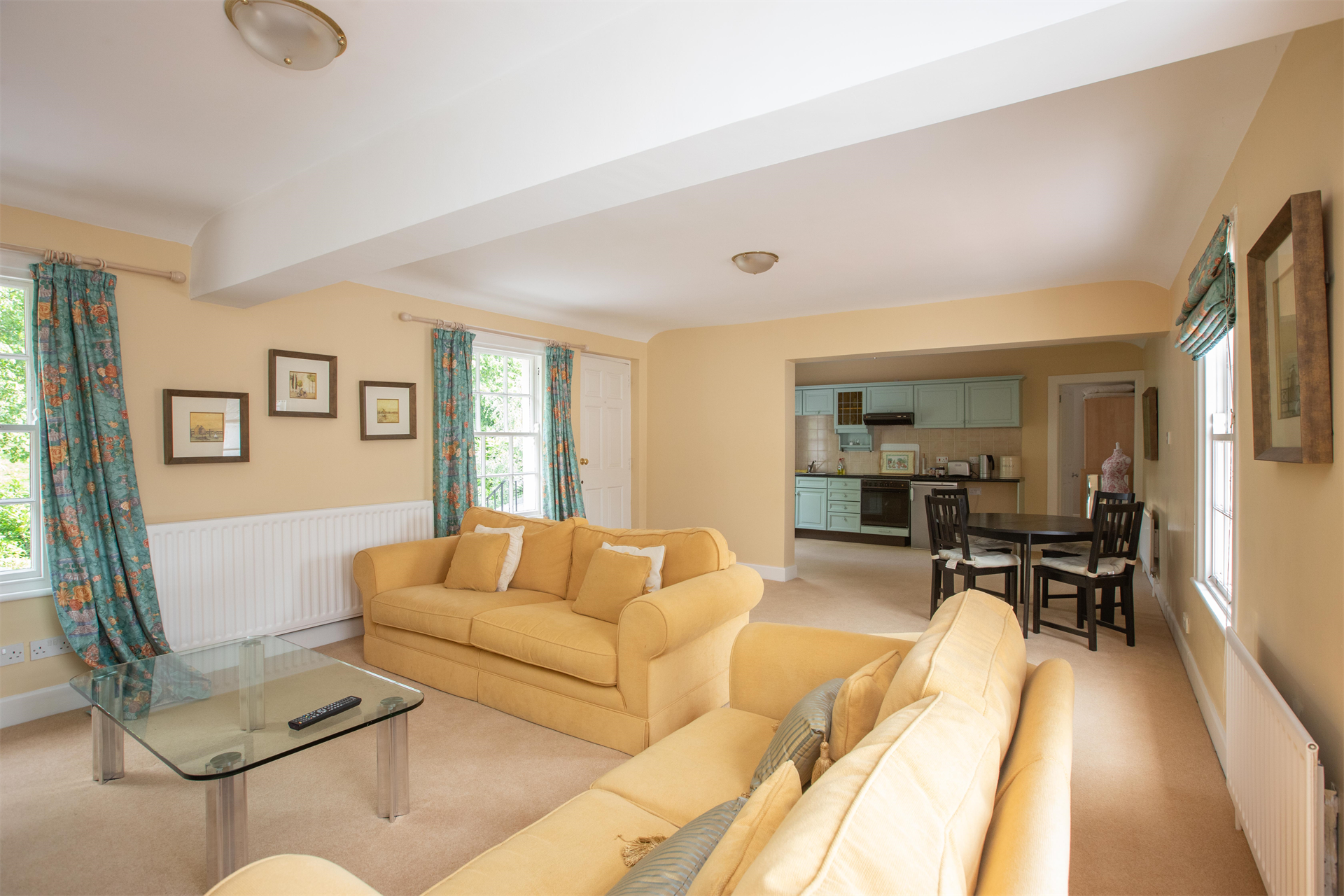 6 Bedroom Single Family Home/House's Image 37