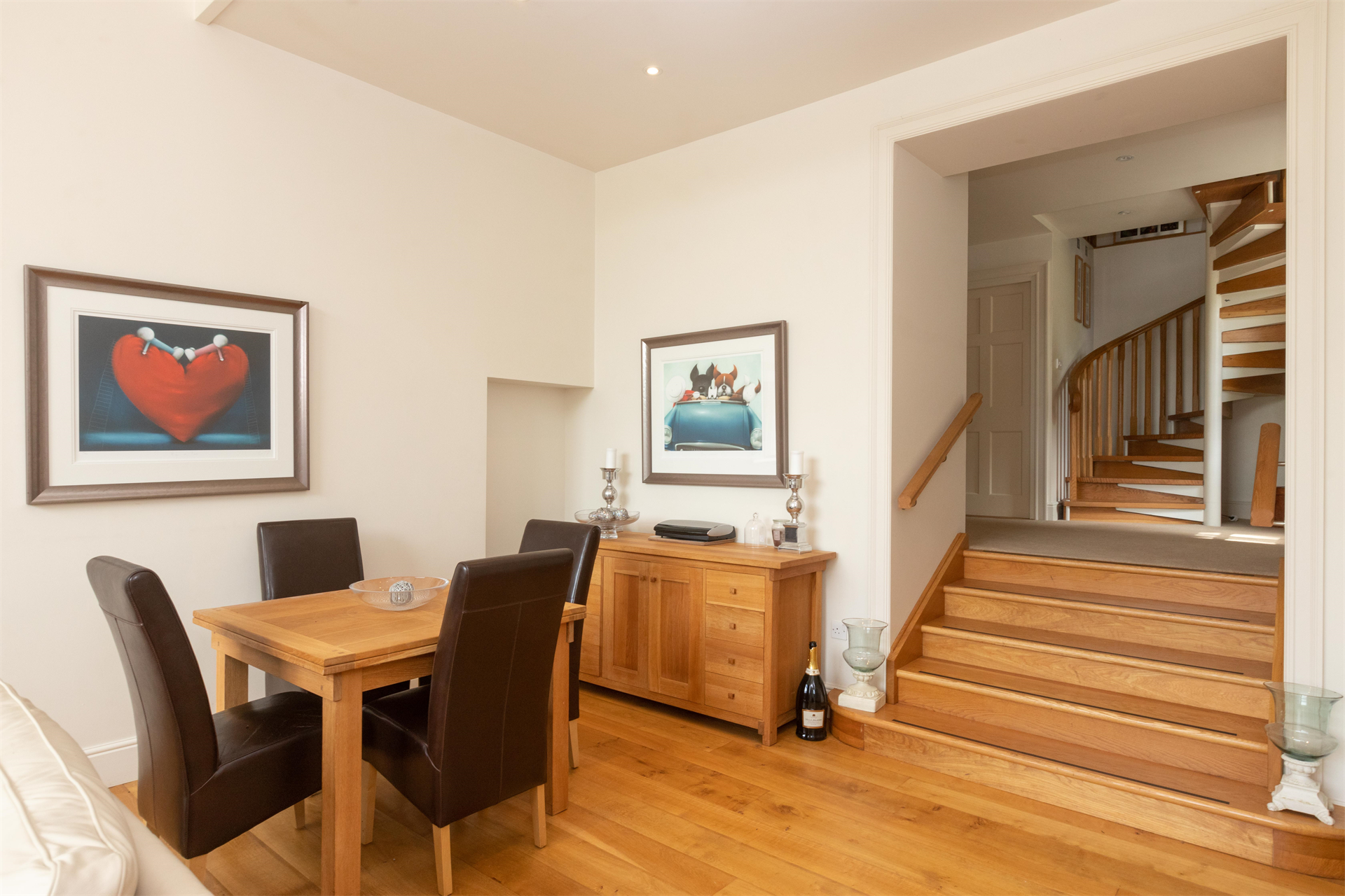 6 Bedroom Single Family Home/House's Image 18