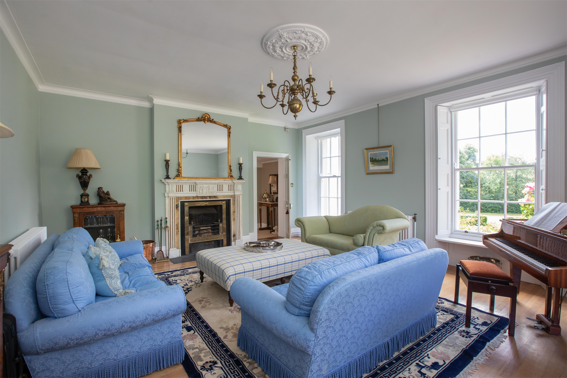 6 Bedroom Single Family Home/House's Image 4