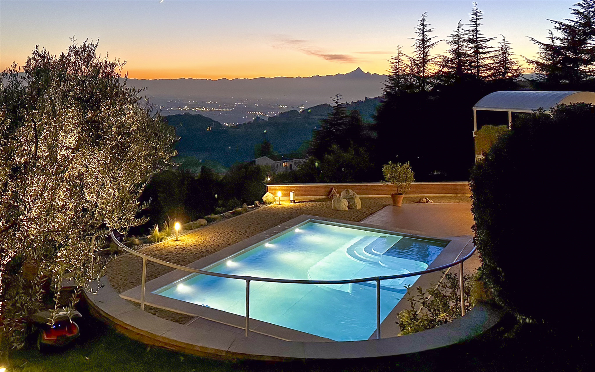 11 Bedroom Villa/Townhouse's Image 13