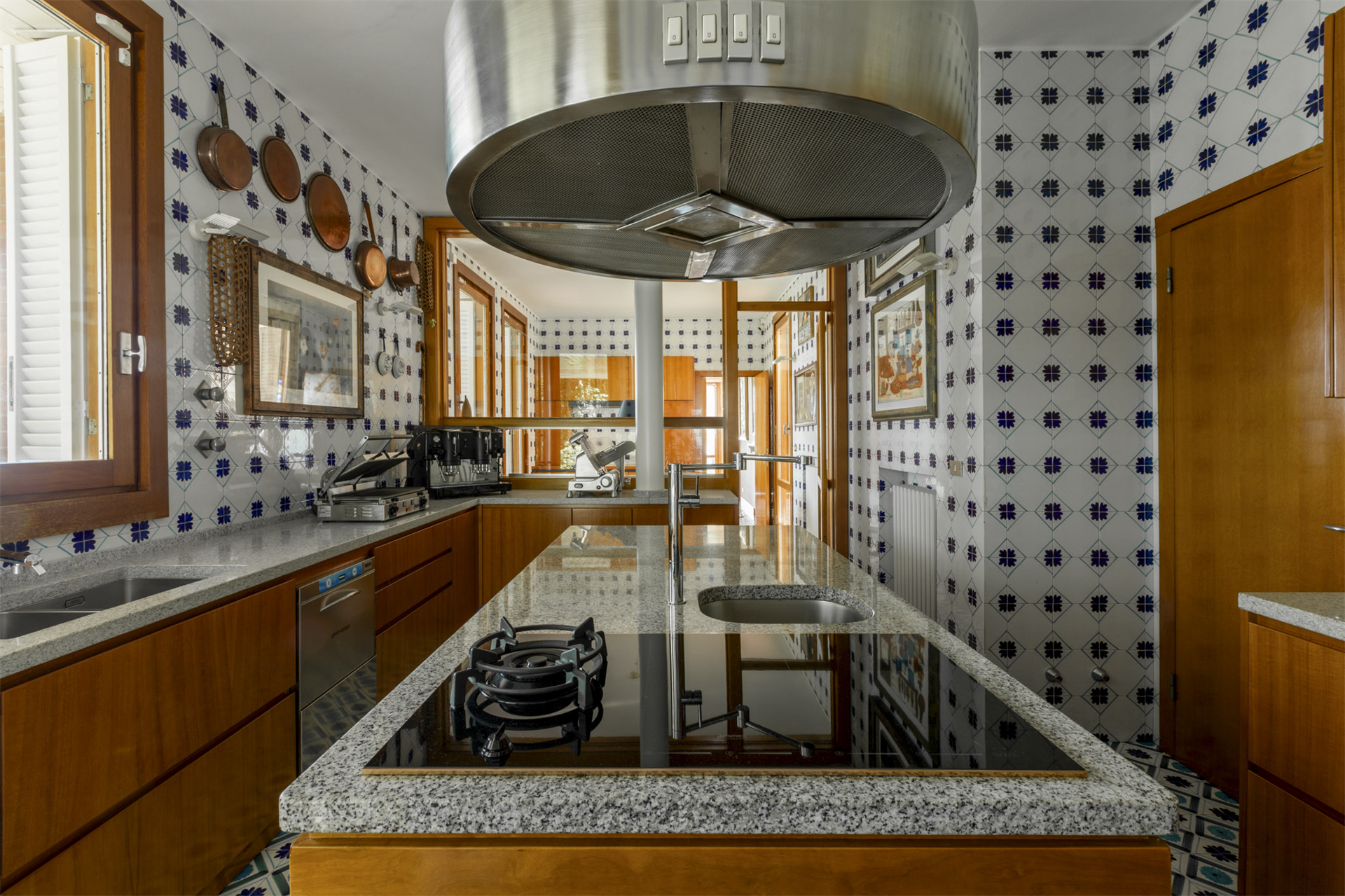 11 Bedroom Villa/Townhouse's Image 22