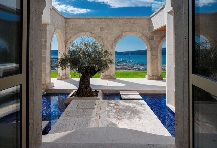 7 Bedroom Villa/Townhouse's Image 7