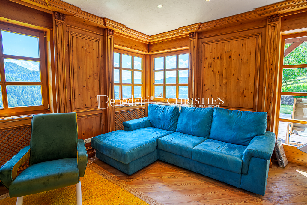 8 Bedroom Estate's Image 13
