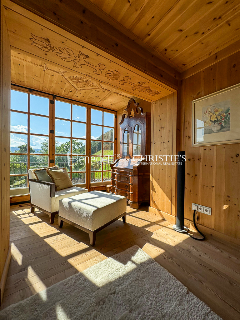8 Bedroom Estate's Image 6