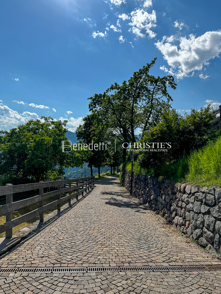8 Bedroom Estate's Image 42