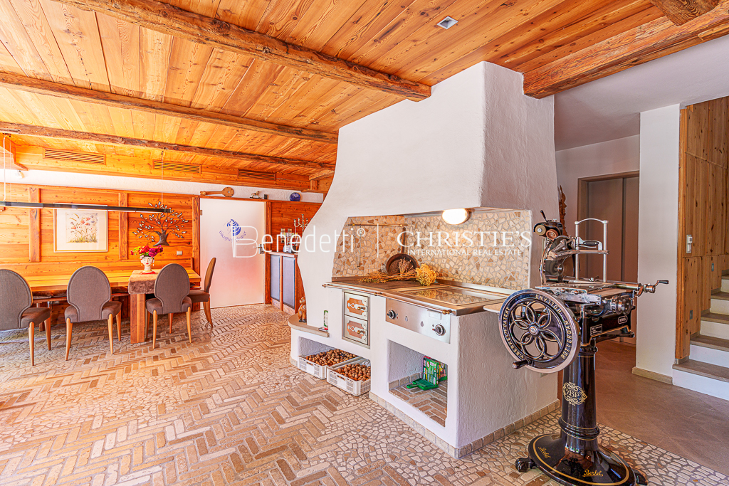8 Bedroom Estate's Image 32