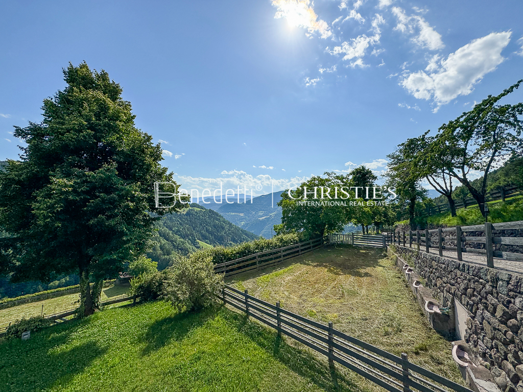 8 Bedroom Estate's Image 40
