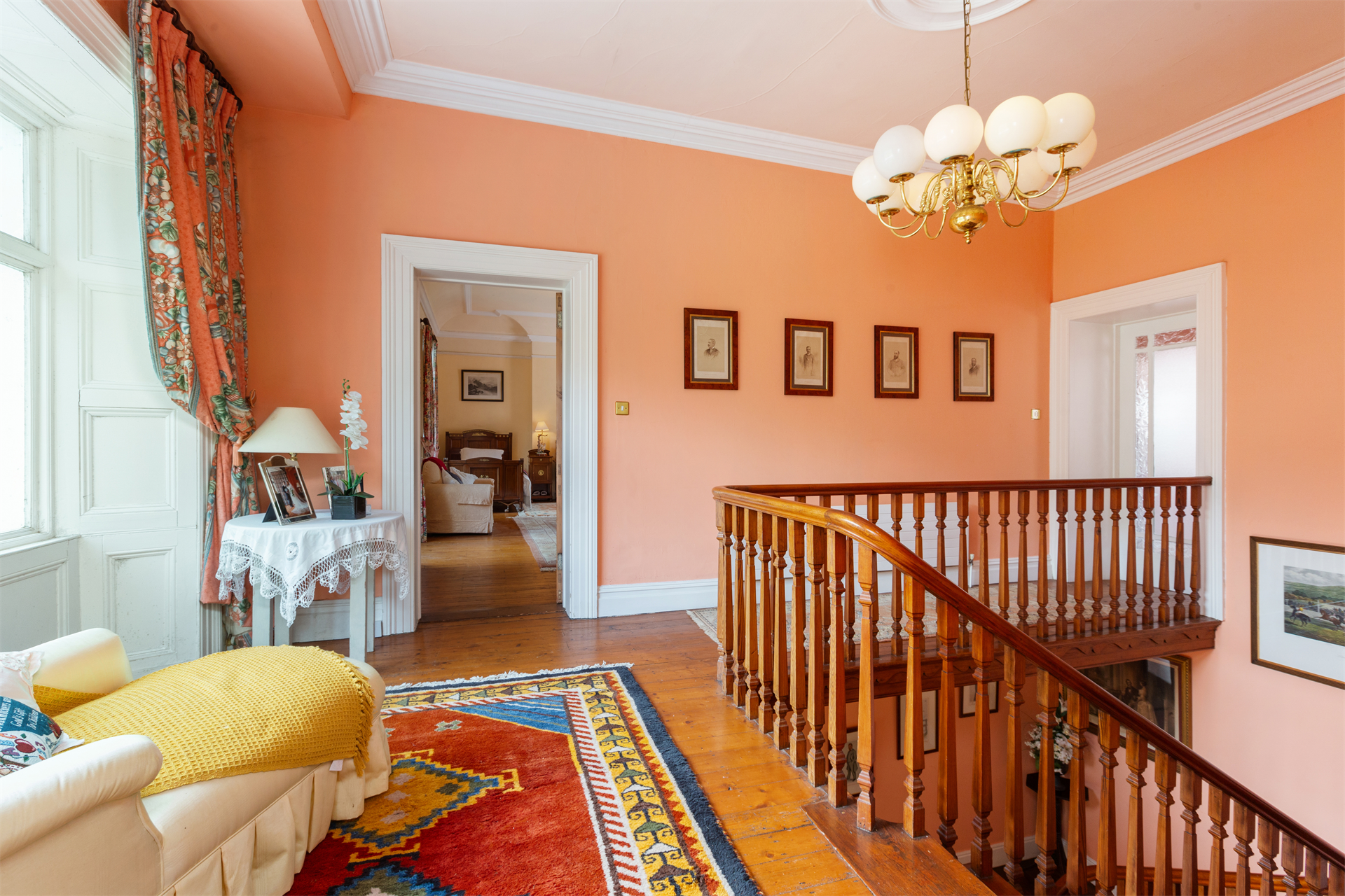 6 Bedroom Single Family Home/House's Image 7