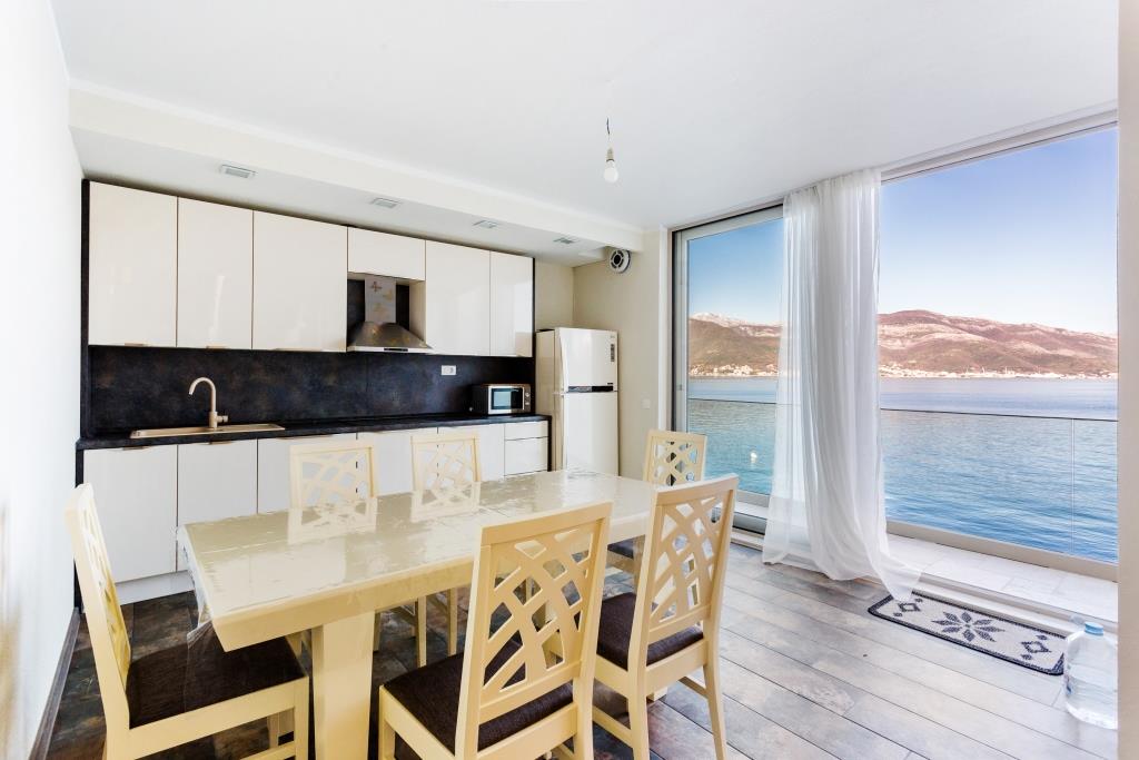 5 Bedroom Villa/Townhouse's Image 4