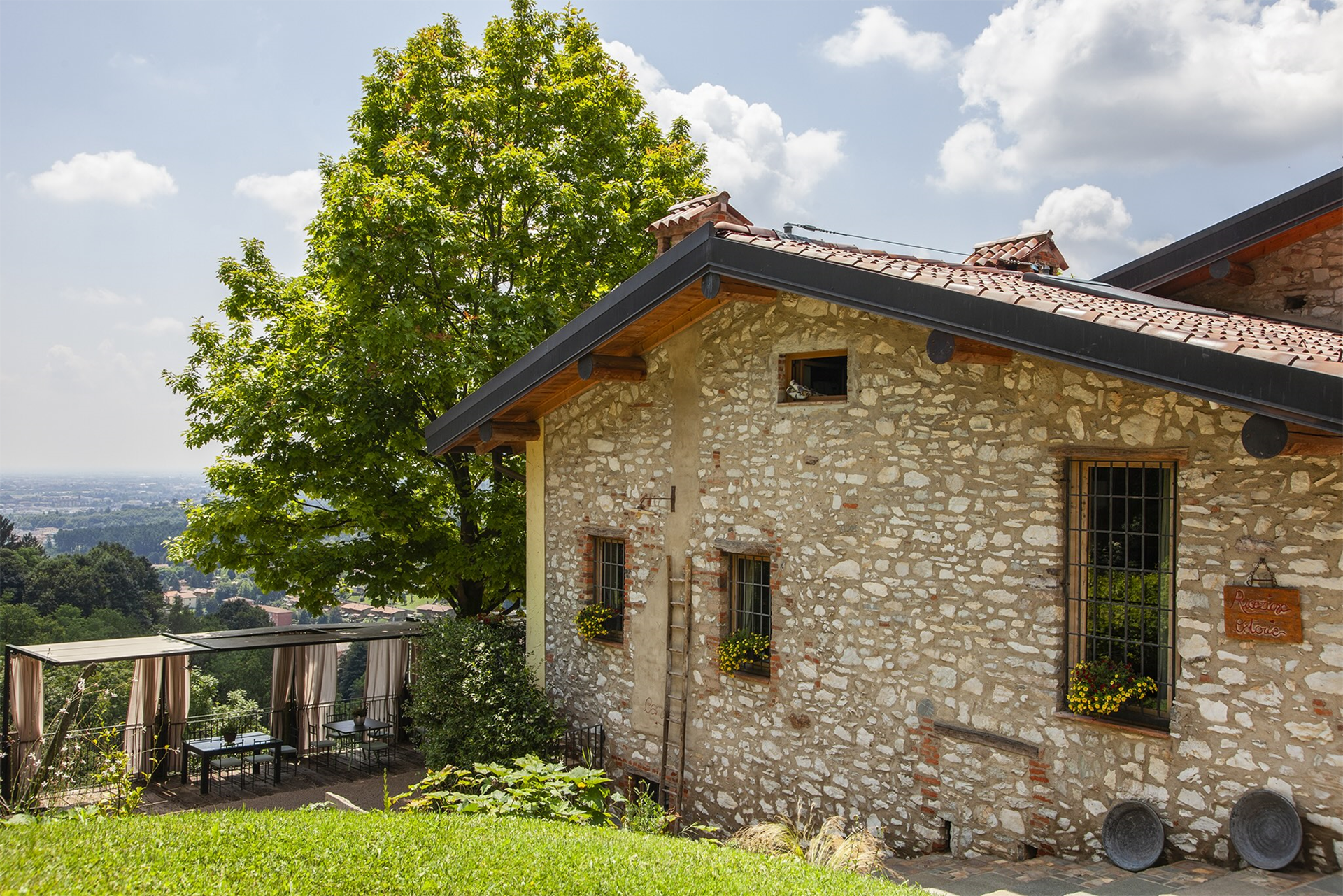 10 Bedroom Villa/Townhouse's Image 26