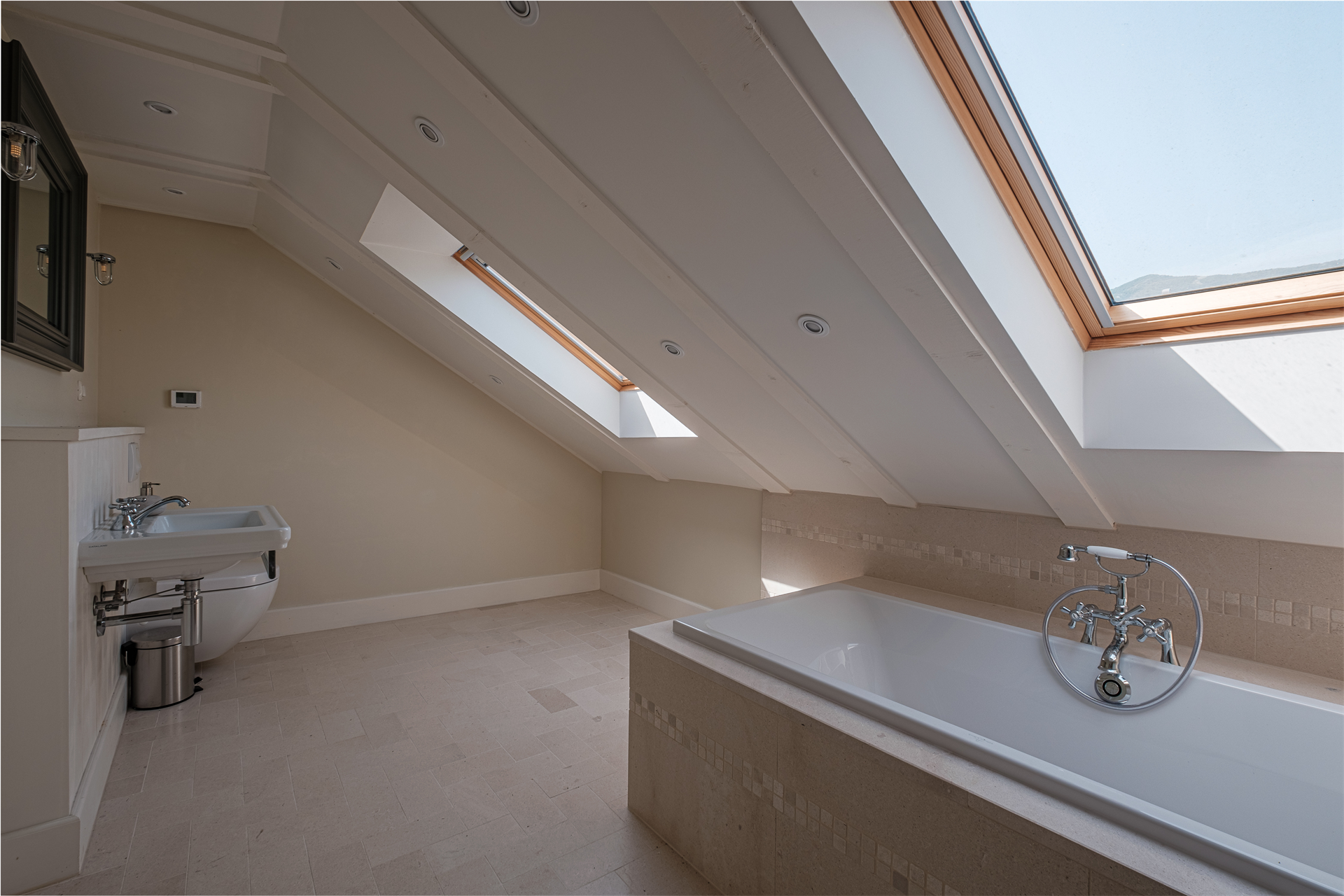 5 Bedroom Villa/Townhouse's Image 24