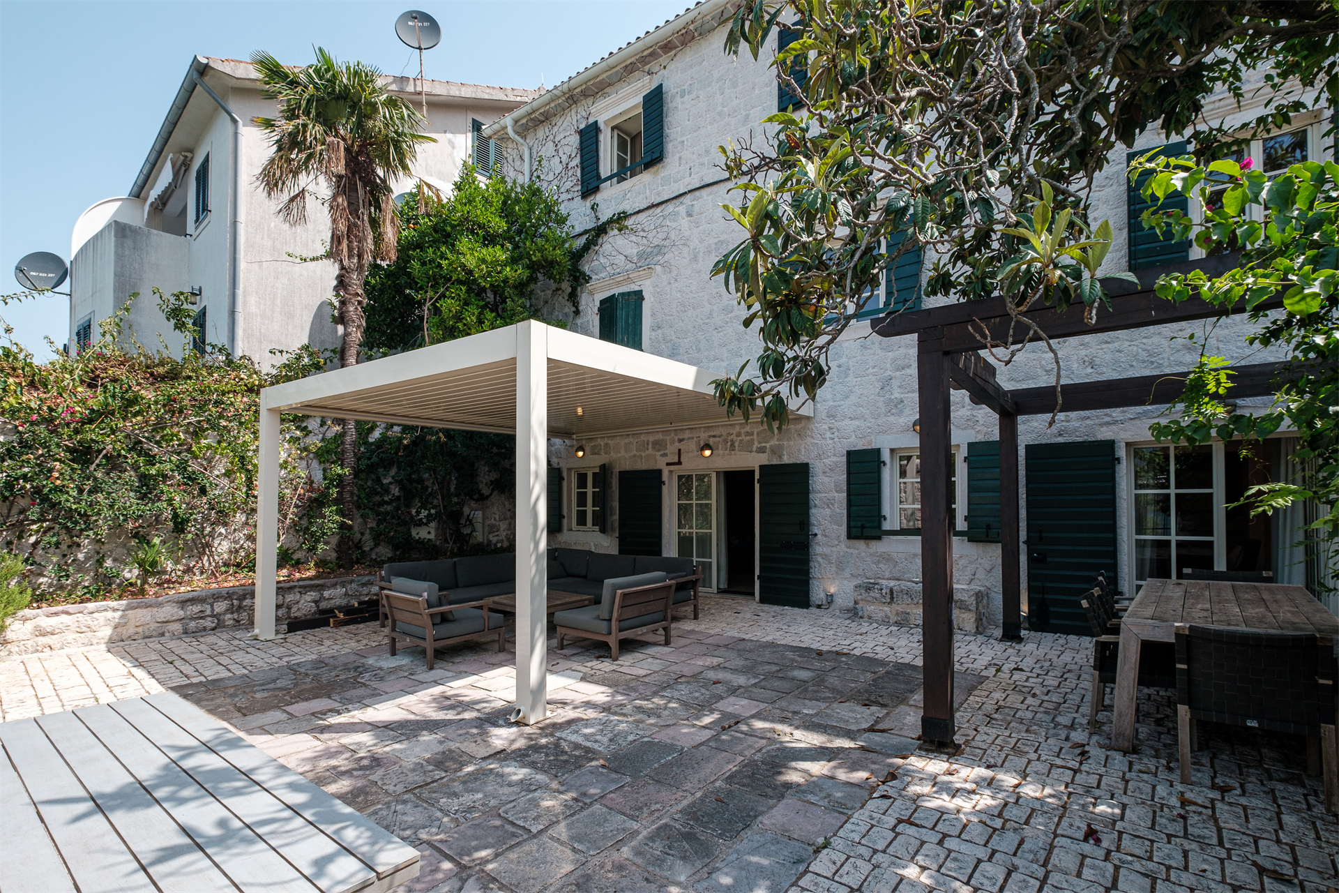 5 Bedroom Villa/Townhouse's Image 28