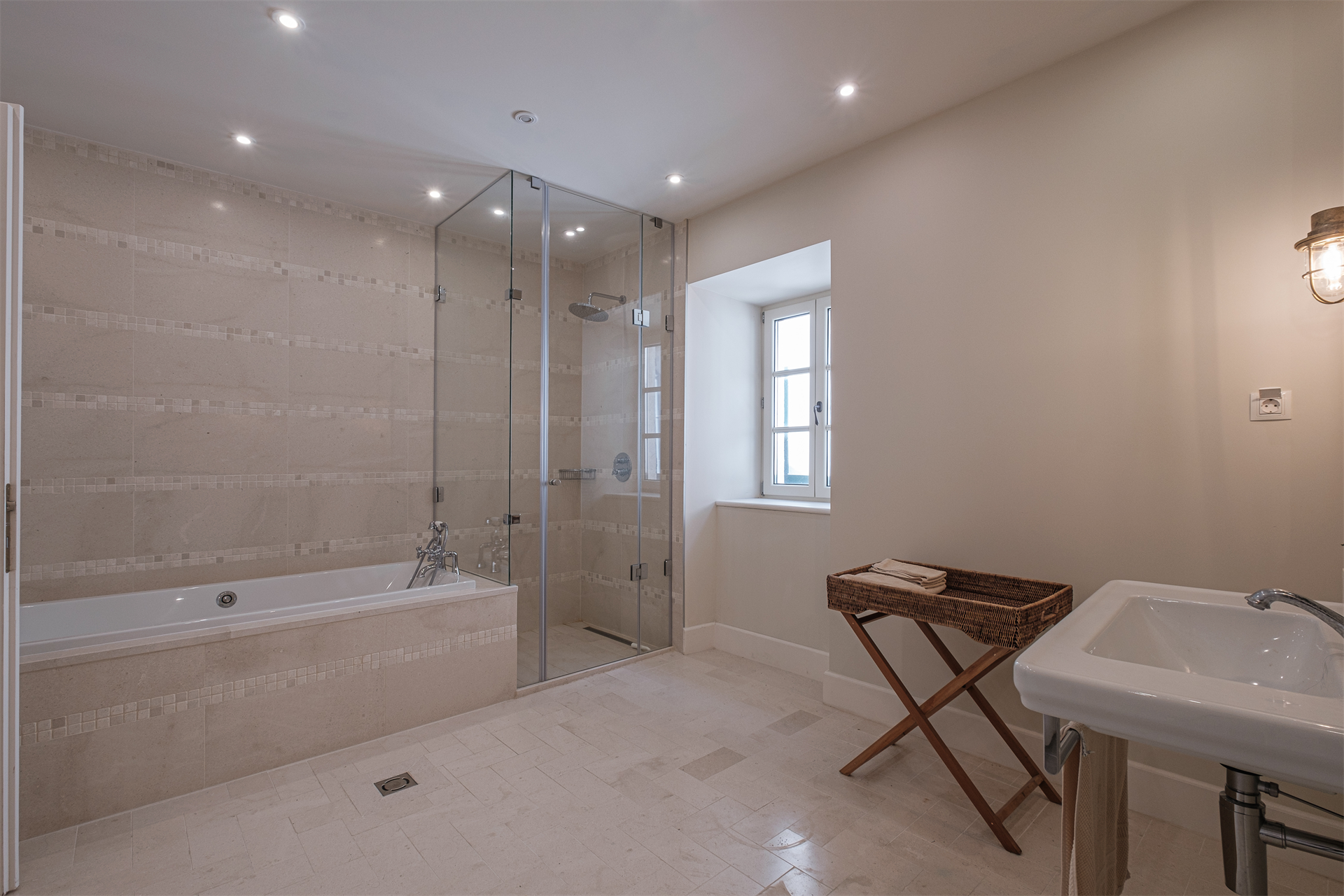 5 Bedroom Villa/Townhouse's Image 21