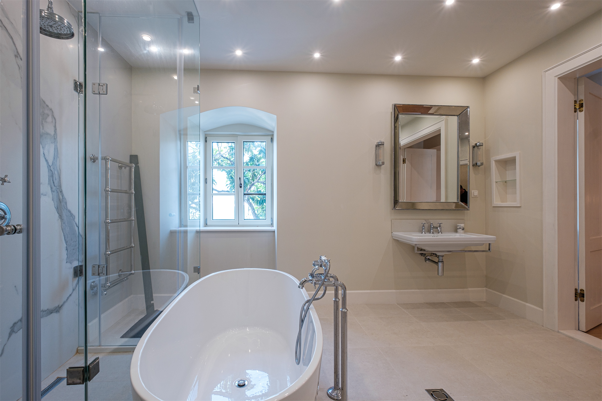 5 Bedroom Villa/Townhouse's Image 18