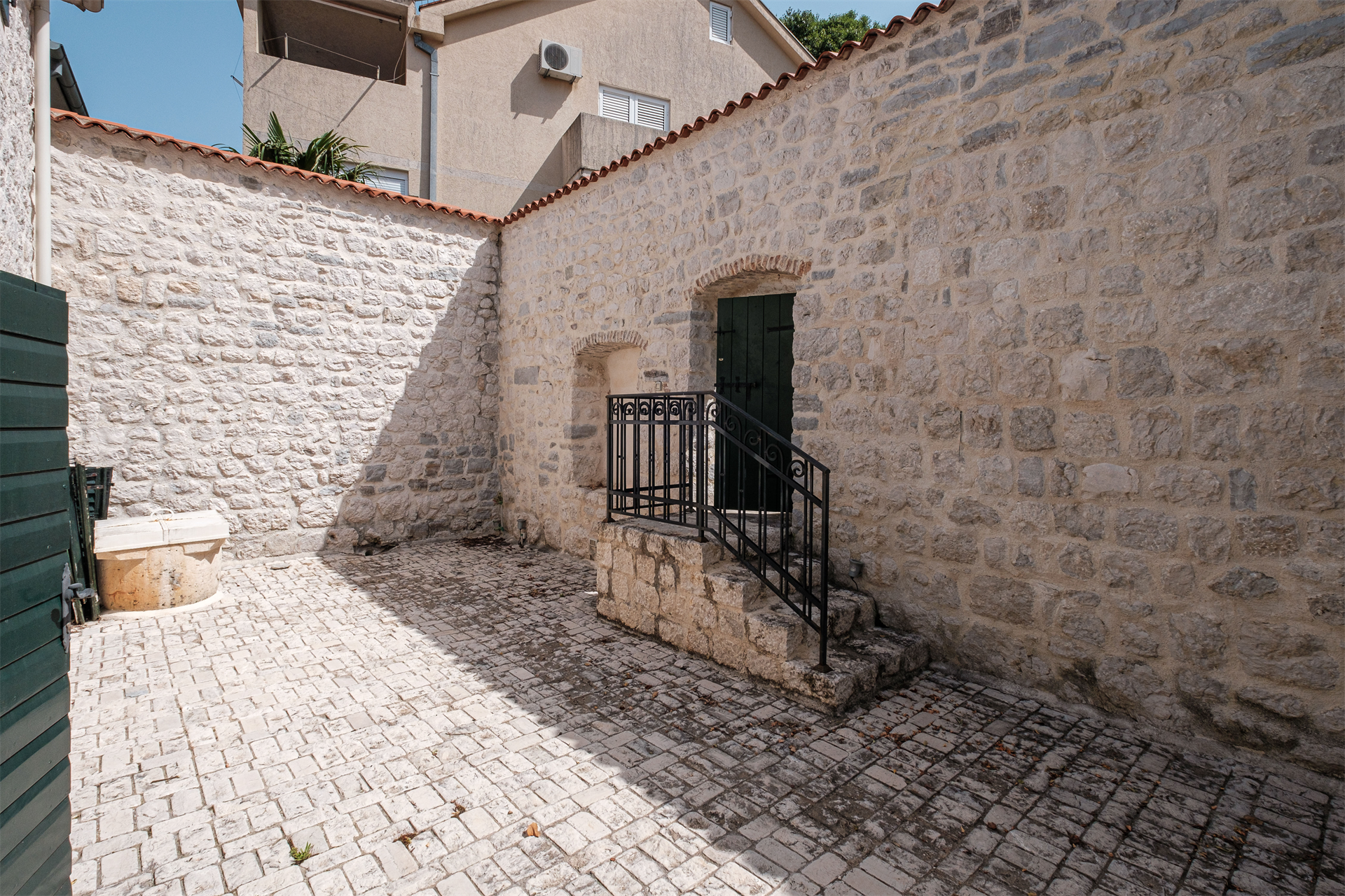 5 Bedroom Villa/Townhouse's Image 36