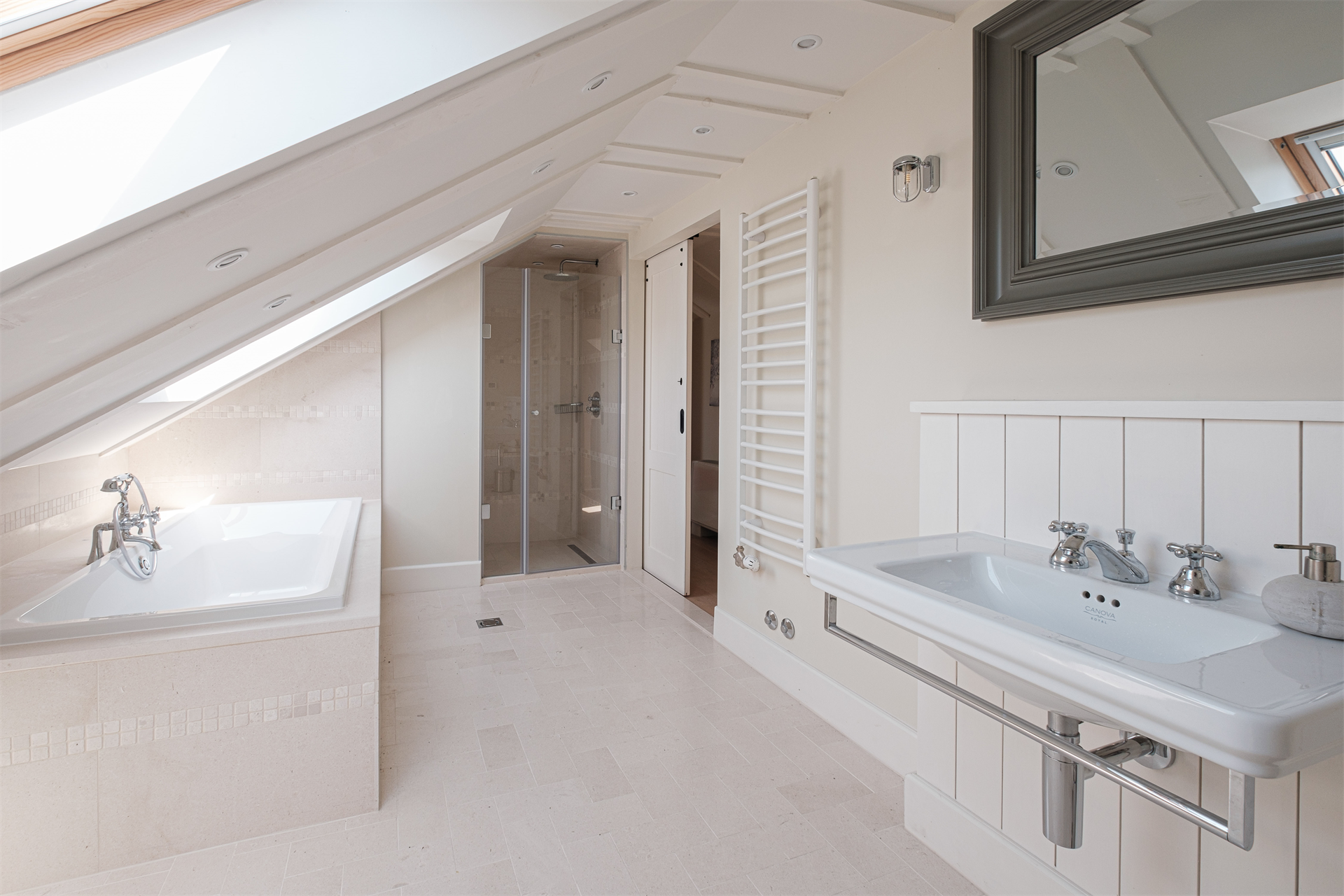 5 Bedroom Villa/Townhouse's Image 23