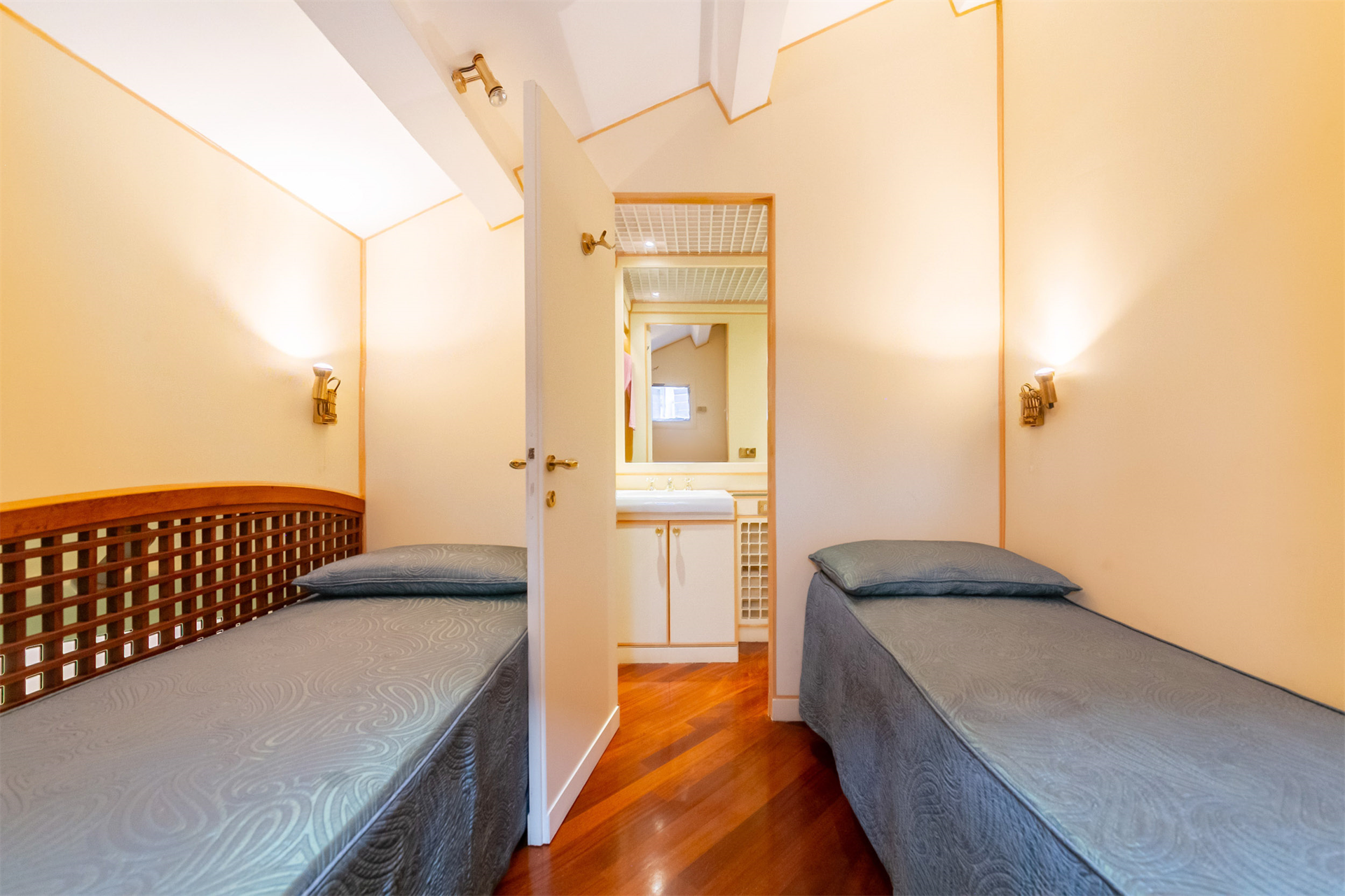 2 Bedroom Apartment/Flat's Image 14