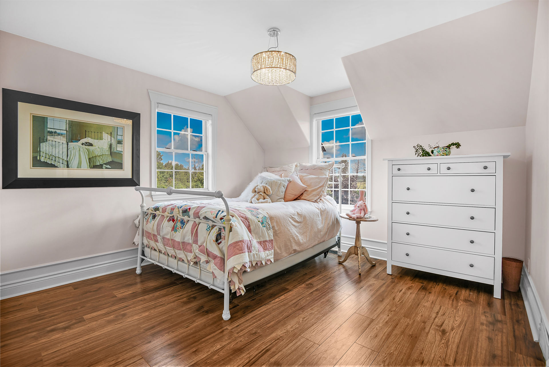 5 Bedroom Single Family Home/House's Image 31