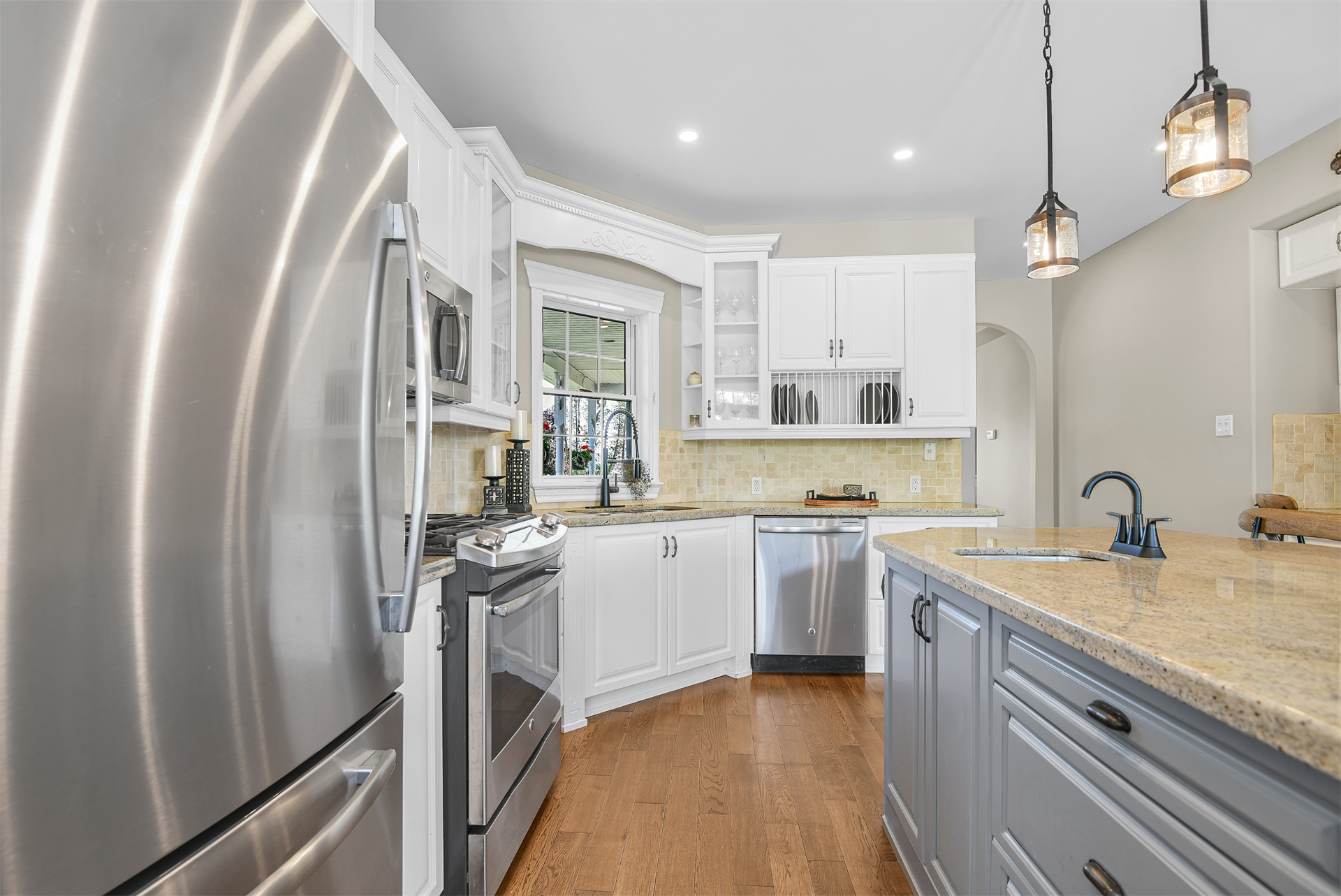 5 Bedroom Single Family Home/House's Image 17