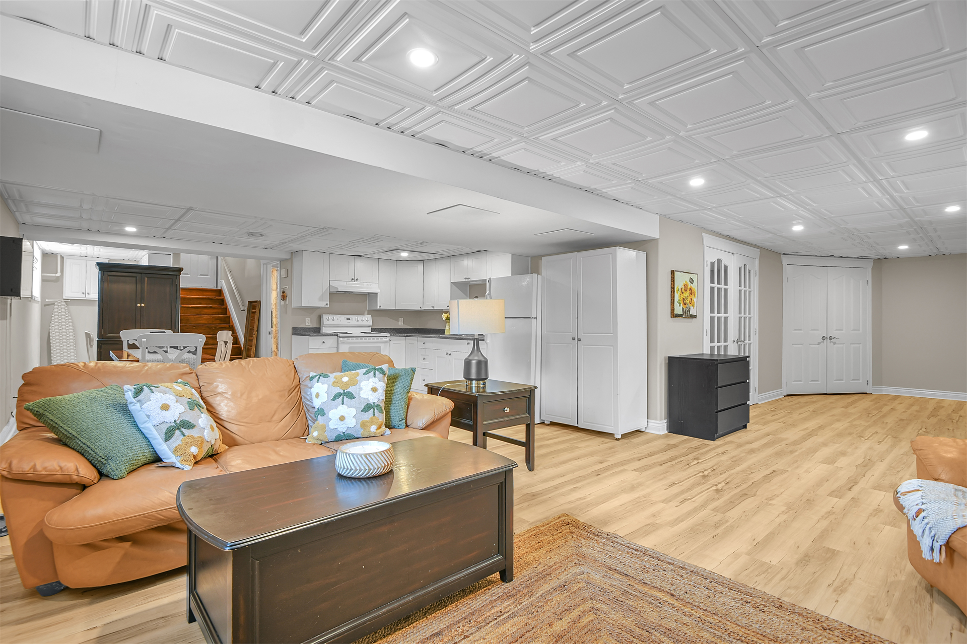 5 Bedroom Single Family Home/House's Image 39
