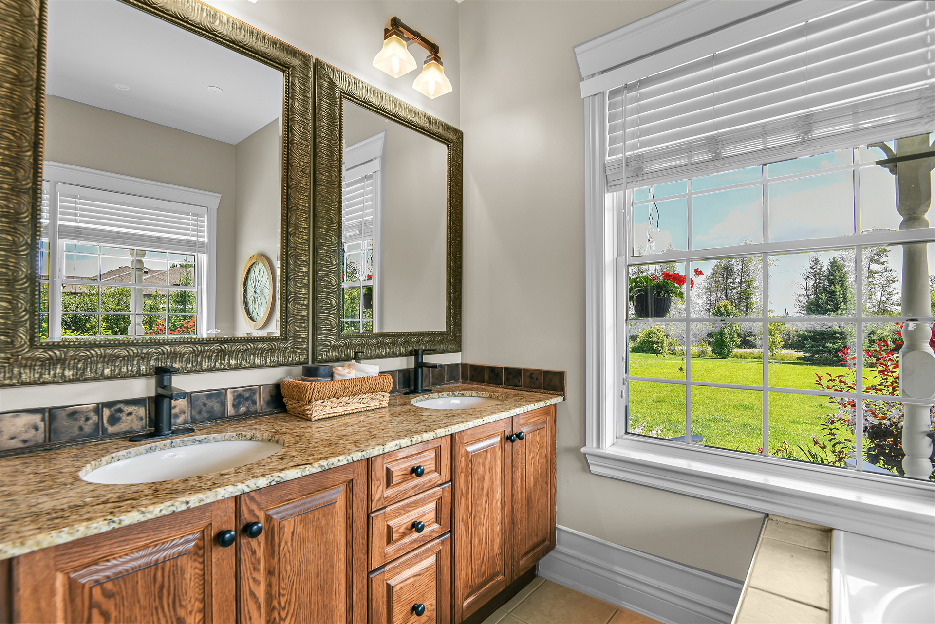 5 Bedroom Single Family Home/House's Image 29