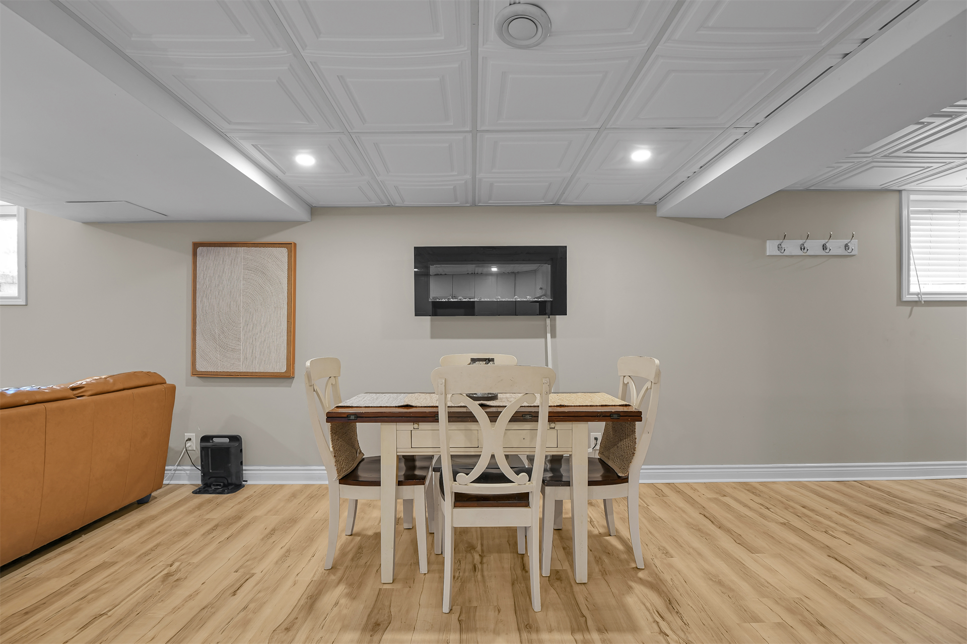 5 Bedroom Single Family Home/House's Image 40