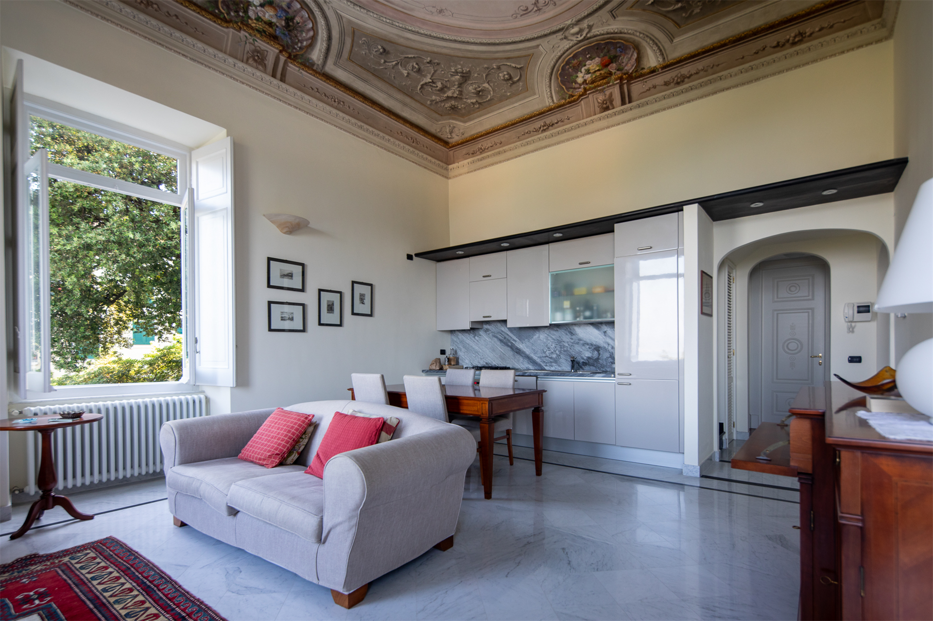 2 Bedroom Apartment/Flat's Image 3