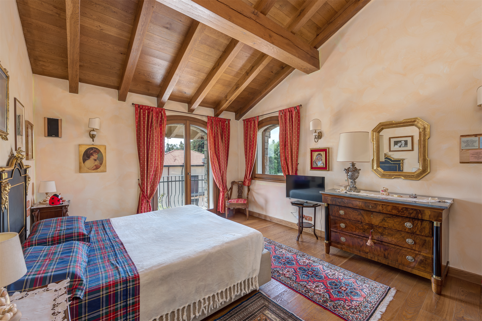 4 Bedroom Villa/Townhouse's Image 8