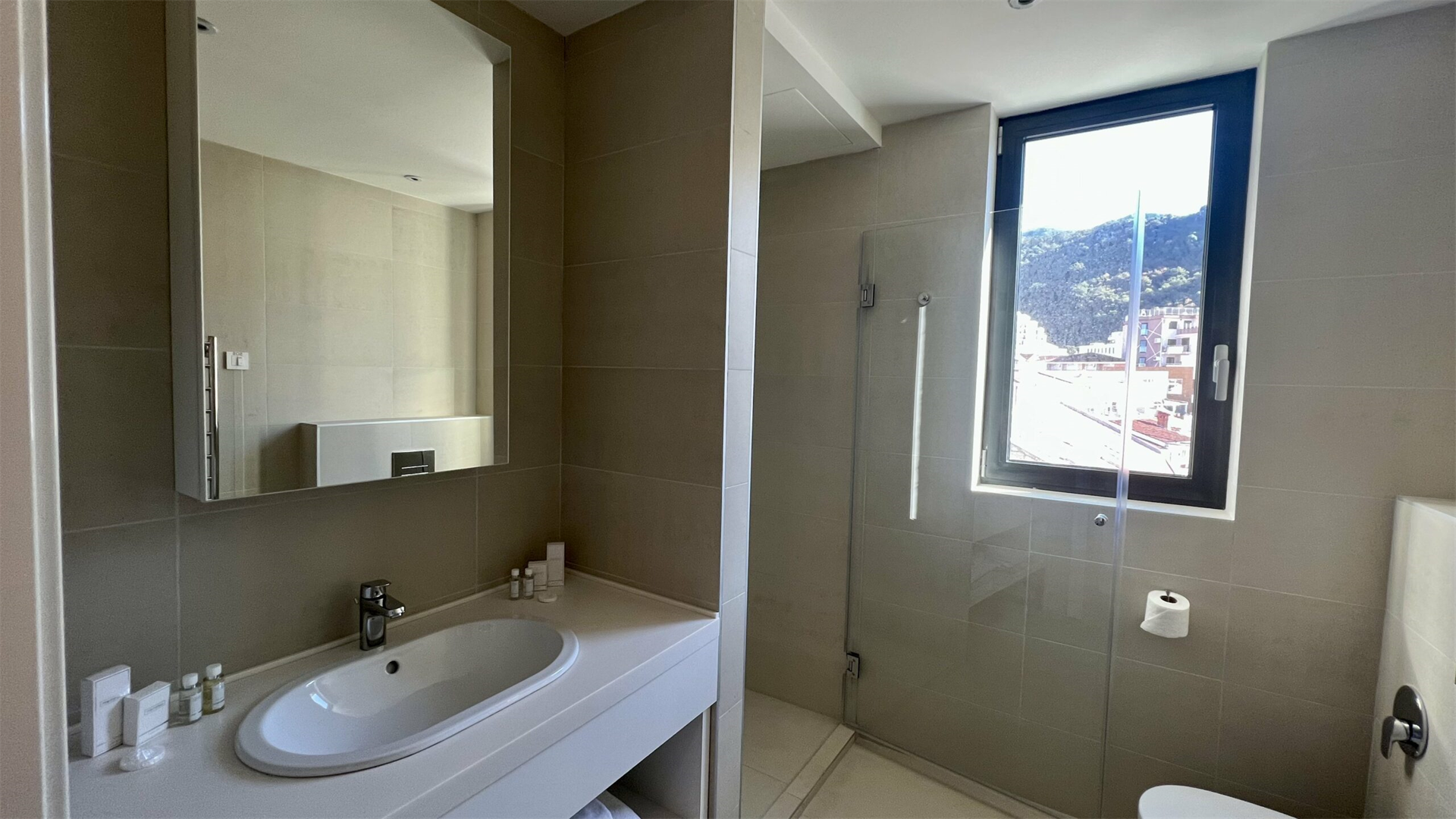3 Bedroom Apartment/Flat's Image 7